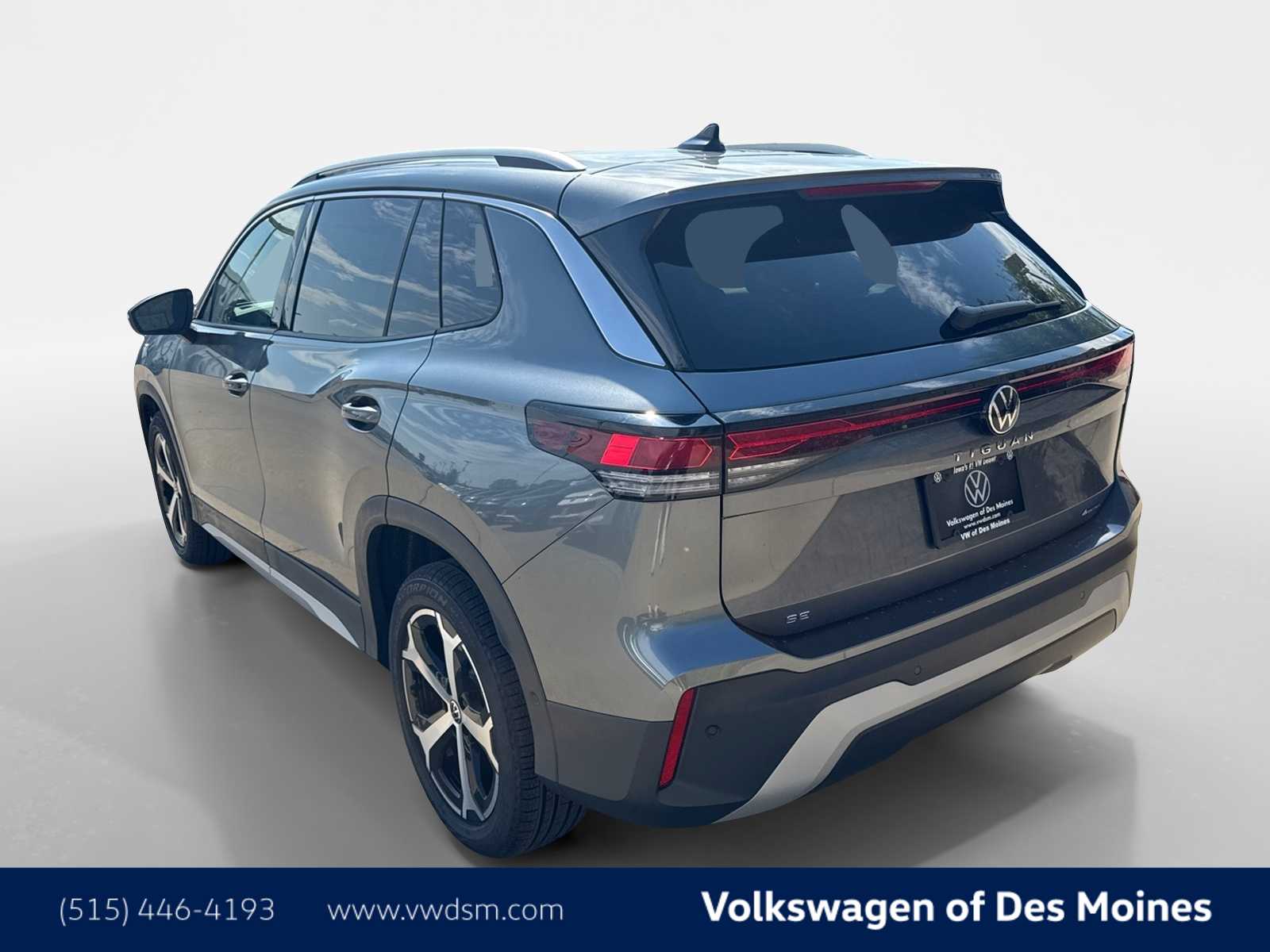 Thumbnail: 2025 Volkswagen Tiguan - 4