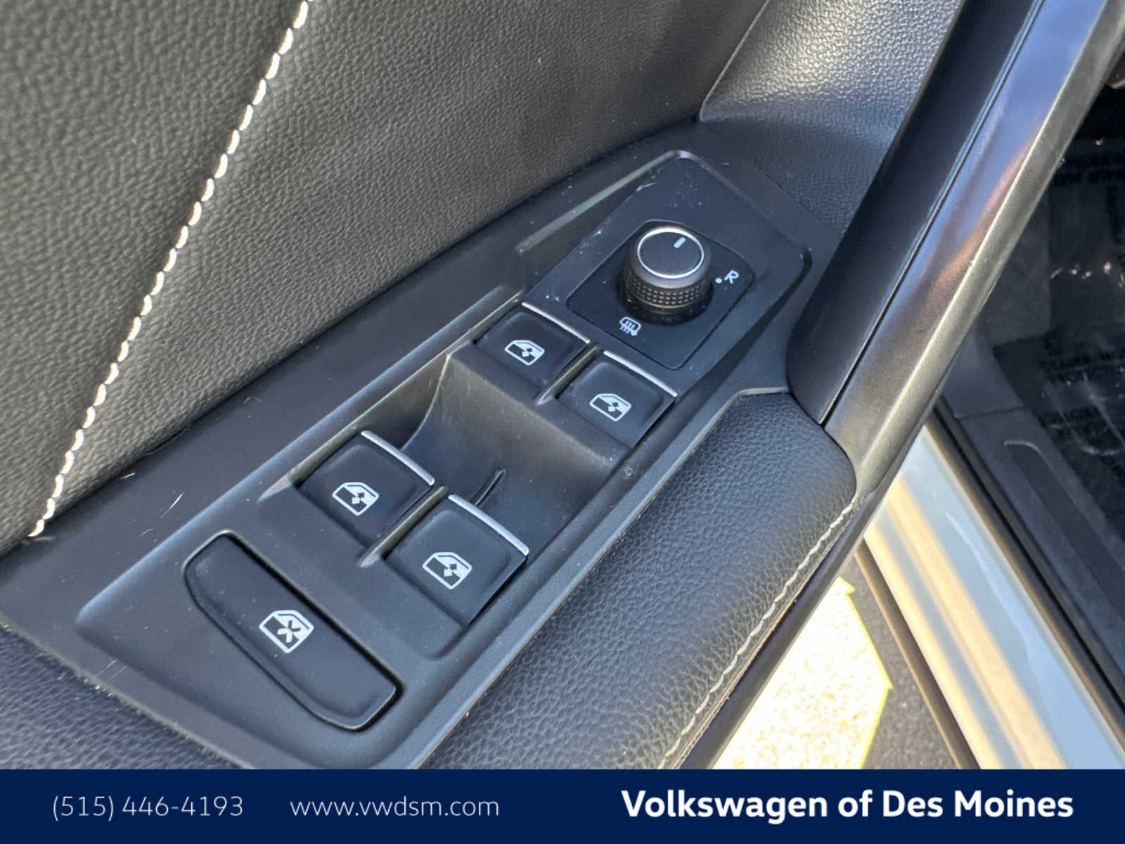 Thumbnail: 2022 Volkswagen Tiguan - 6