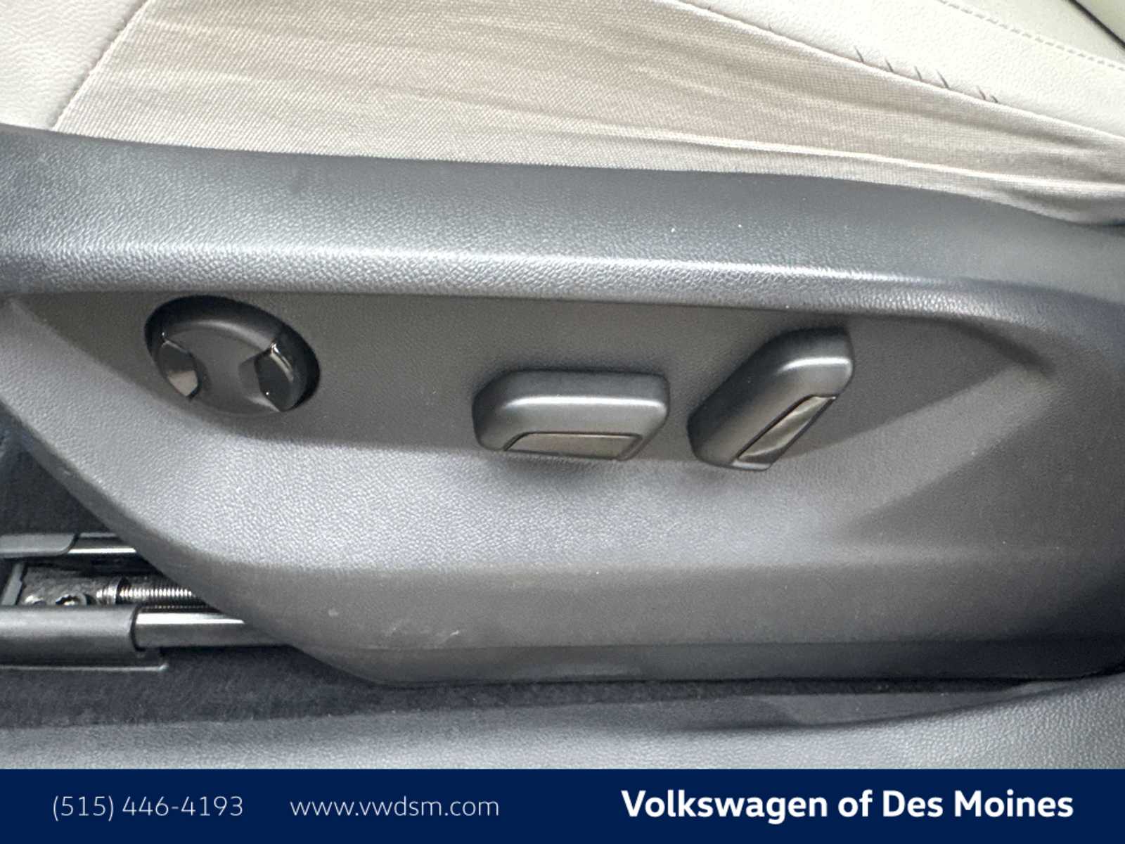 Thumbnail: 2018 Volkswagen Tiguan - 24