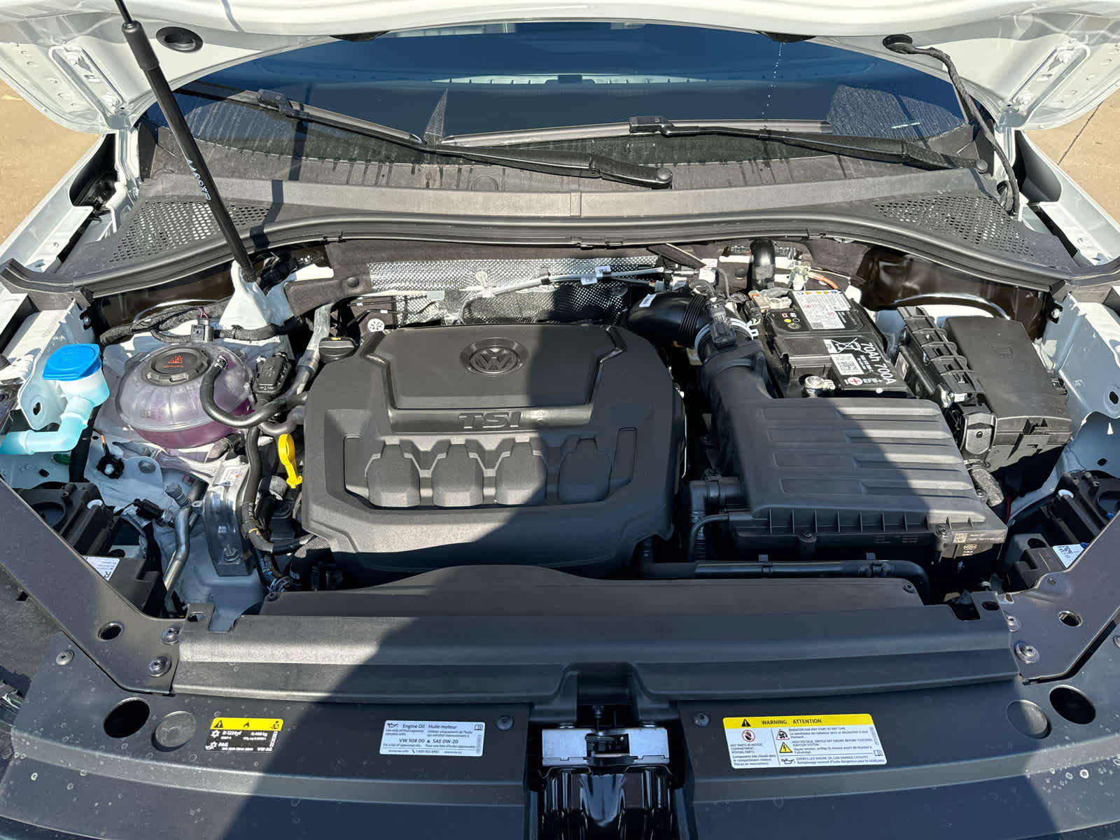 Thumbnail: 2024 Volkswagen Tiguan - 9