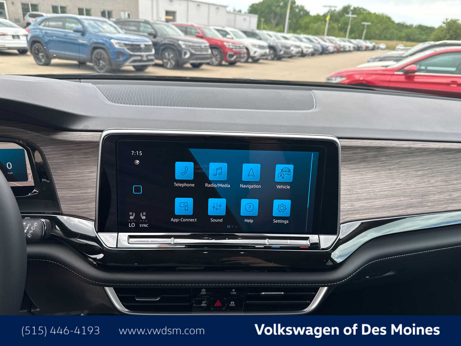 2025 Volkswagen Atlas SEL 18