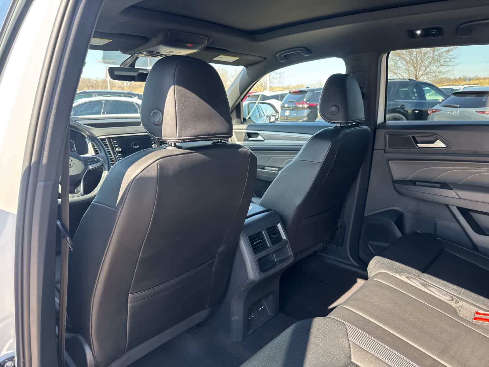 Thumbnail: 2023 Volkswagen Atlas - 14