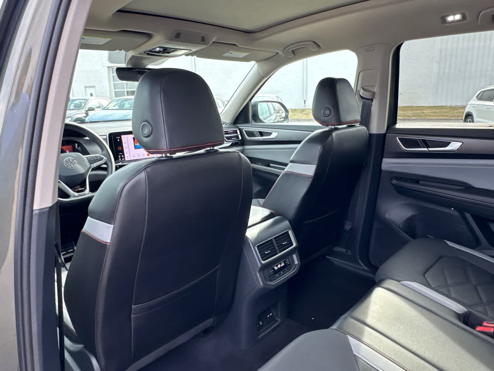 Thumbnail: 2024 Volkswagen Atlas - 13