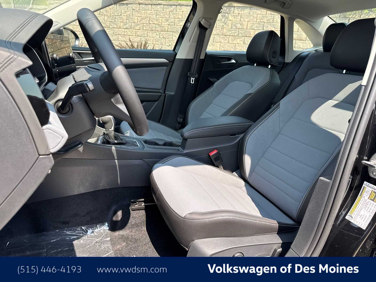 Thumbnail: 2025 Volkswagen Jetta - 11