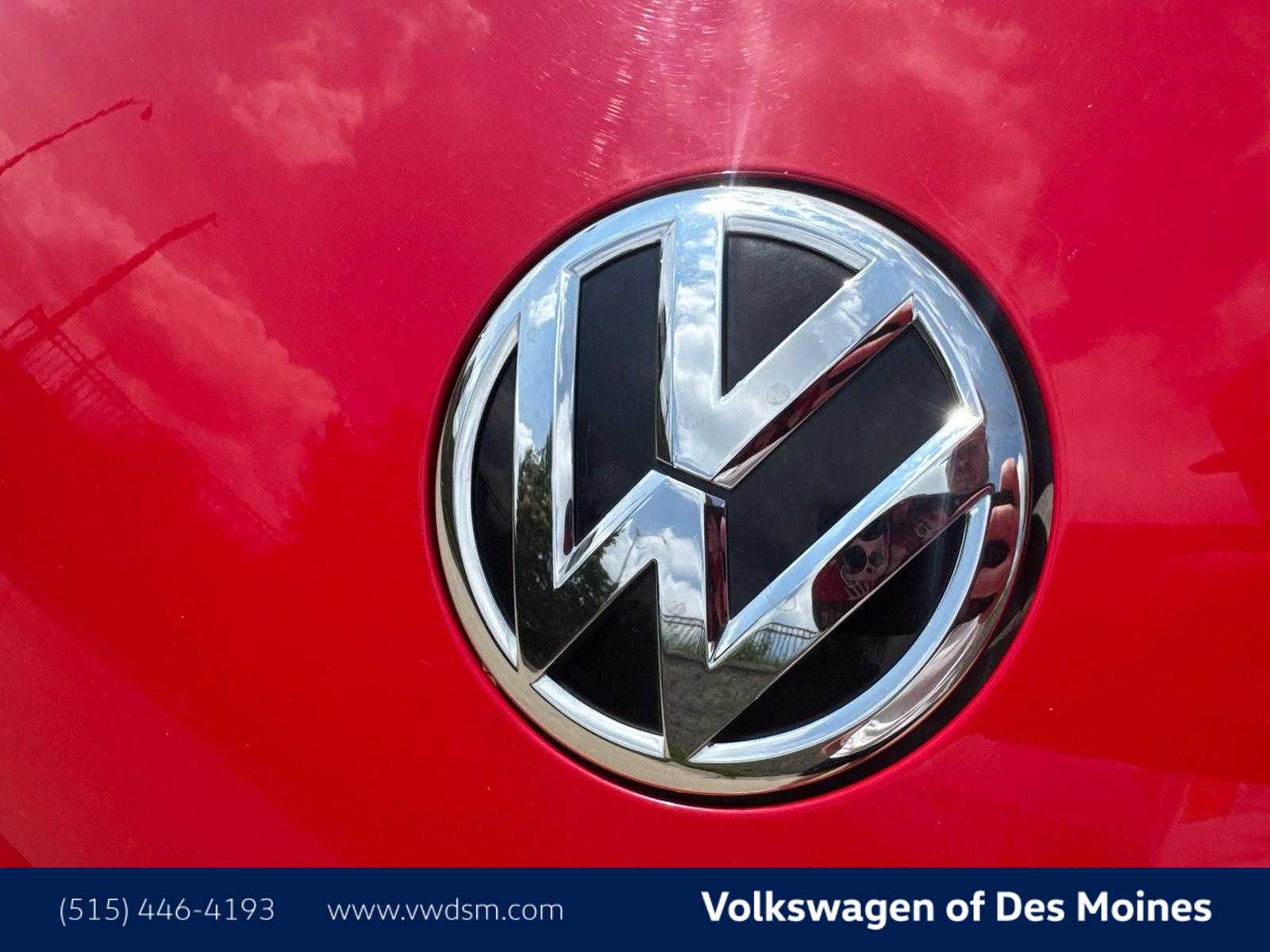 2013 Volkswagen Beetle S 6