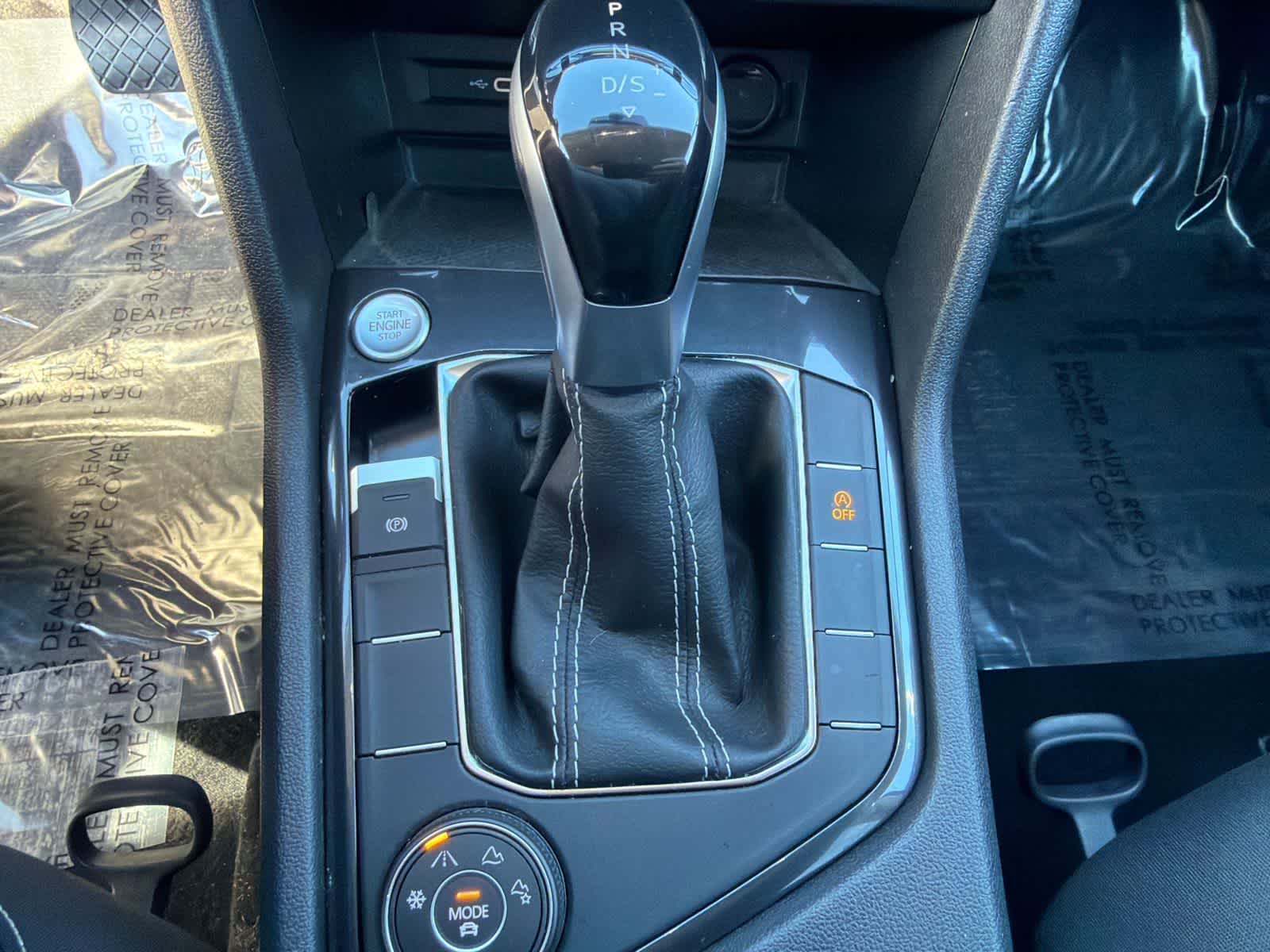Thumbnail: 2023 Volkswagen Tiguan - 16