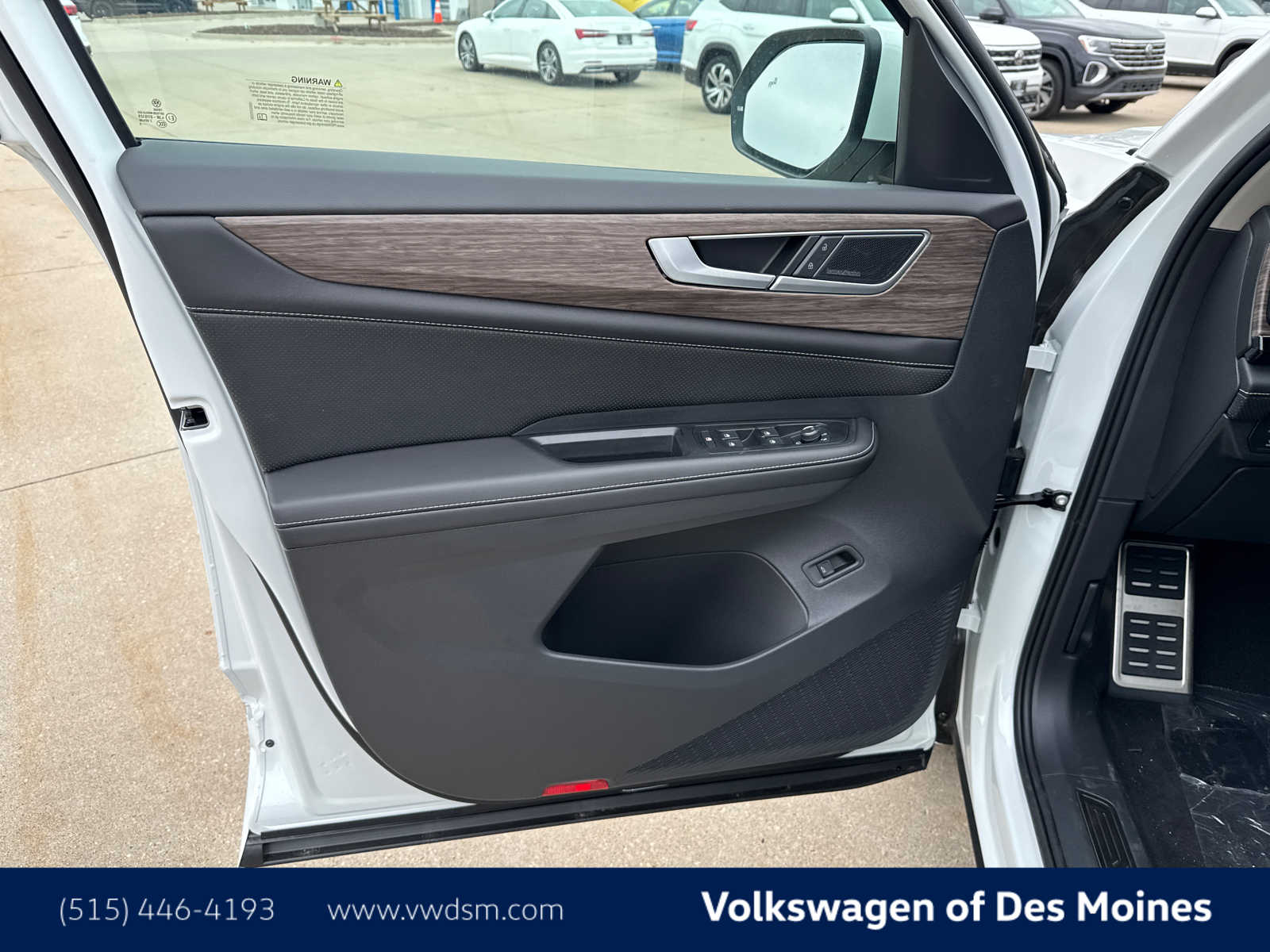 2025 Volkswagen Atlas SEL 23