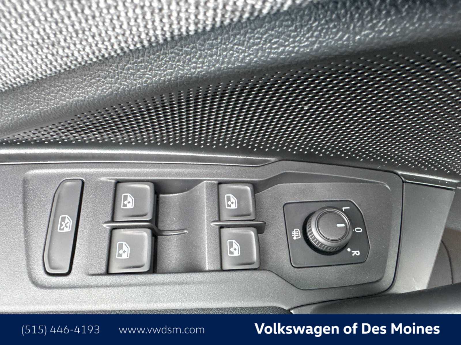 Thumbnail: 2025 Volkswagen Tiguan - 22