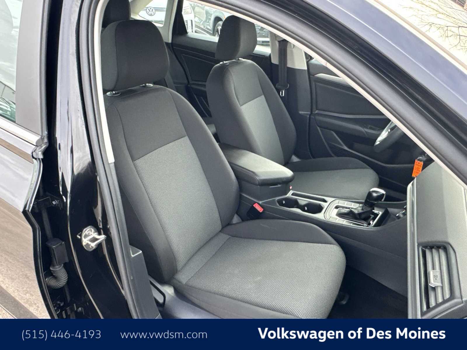 Thumbnail: 2021 Volkswagen Jetta - 14