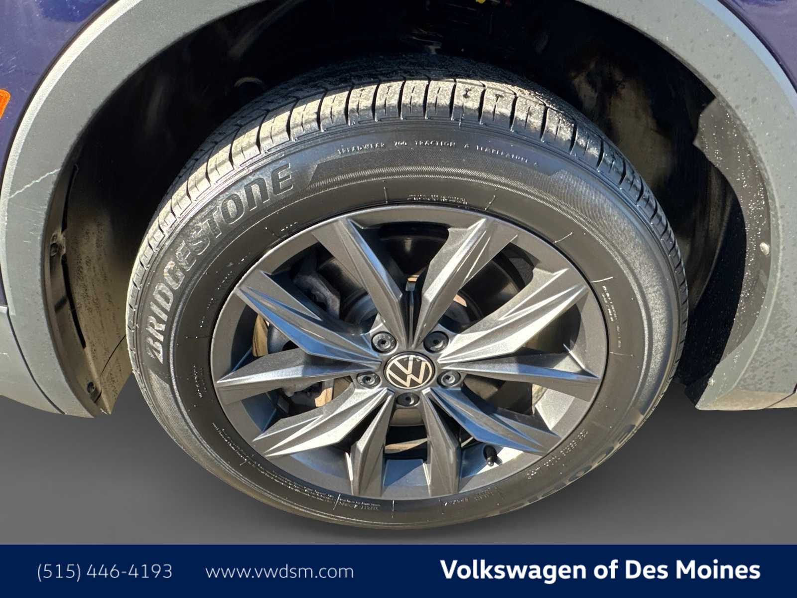 Thumbnail: 2022 Volkswagen Tiguan - 8