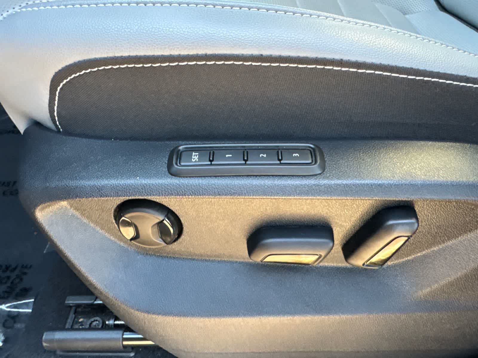 Thumbnail: 2025 Volkswagen Atlas - 24