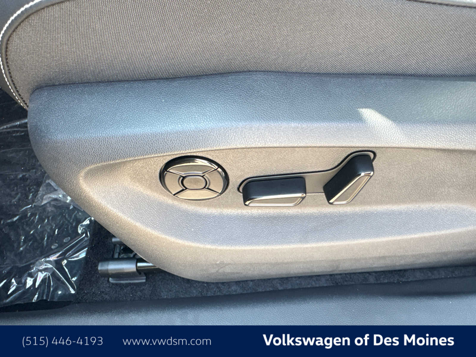 Thumbnail: 2025 Volkswagen Tiguan - 24