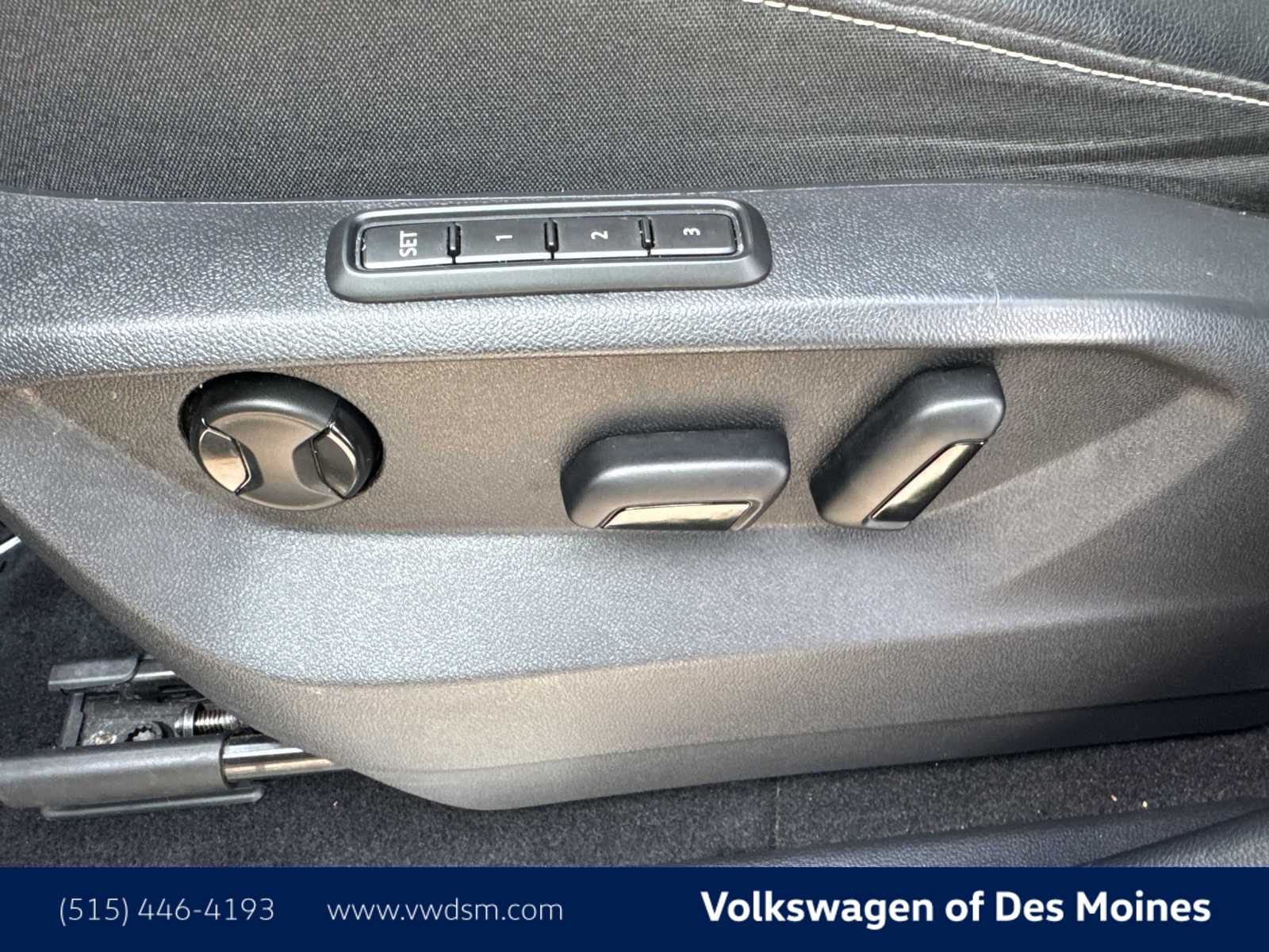 Thumbnail: 2022 Volkswagen Atlas - 25