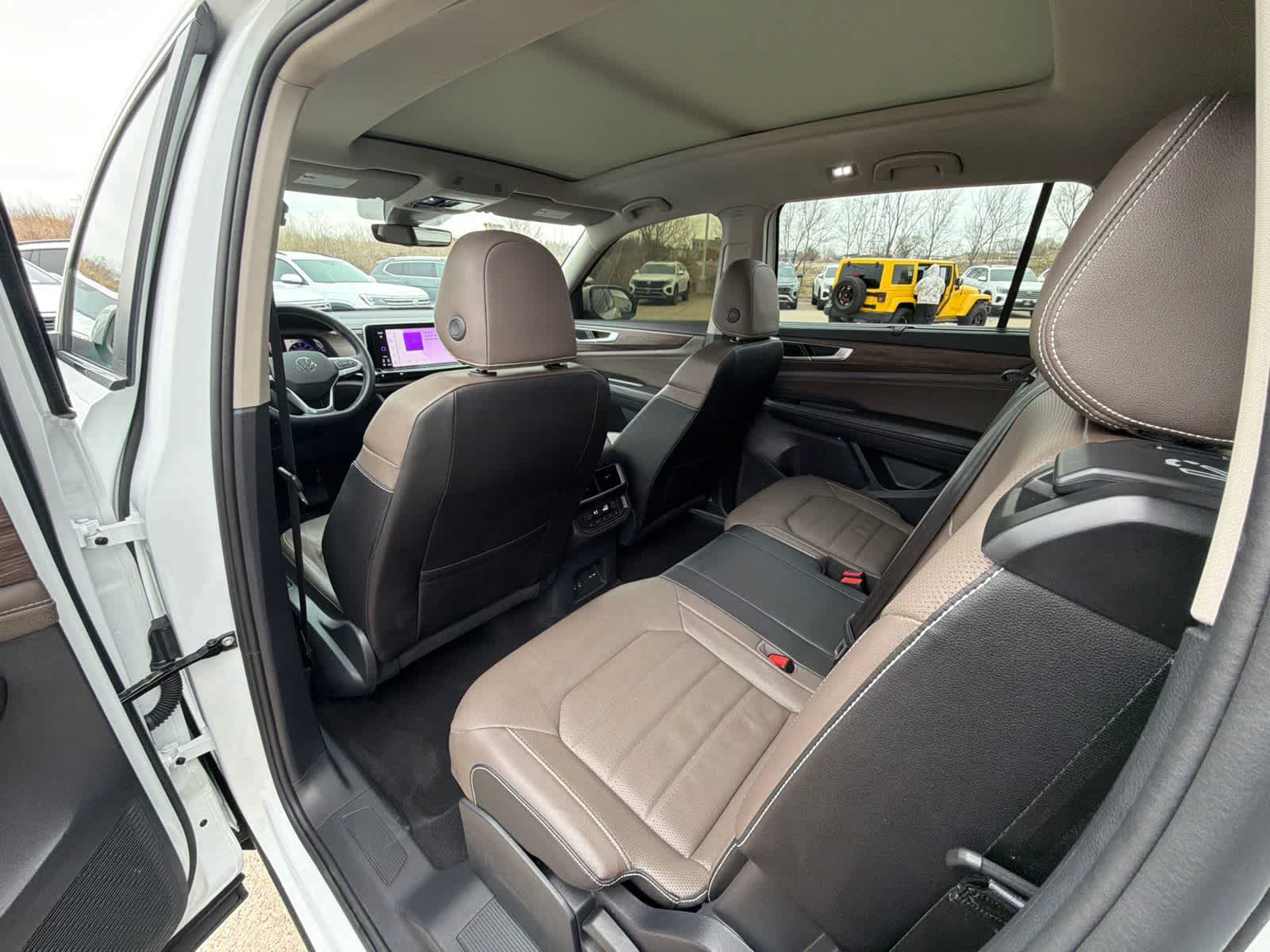 Thumbnail: 2025 Volkswagen Atlas - 13