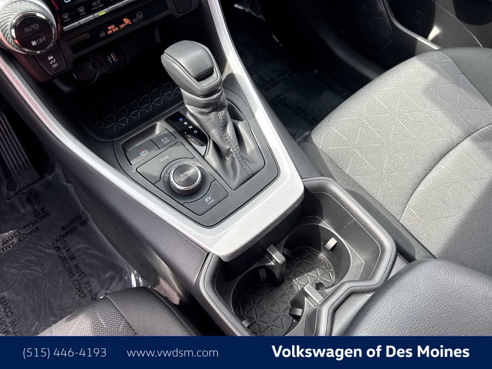 Thumbnail: 2025 Toyota RAV4 - 16