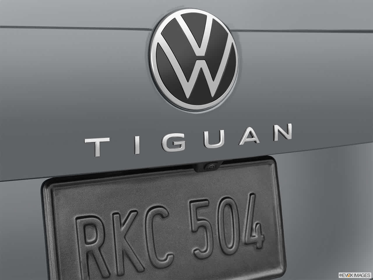 Thumbnail: 2022 Volkswagen Tiguan - 8