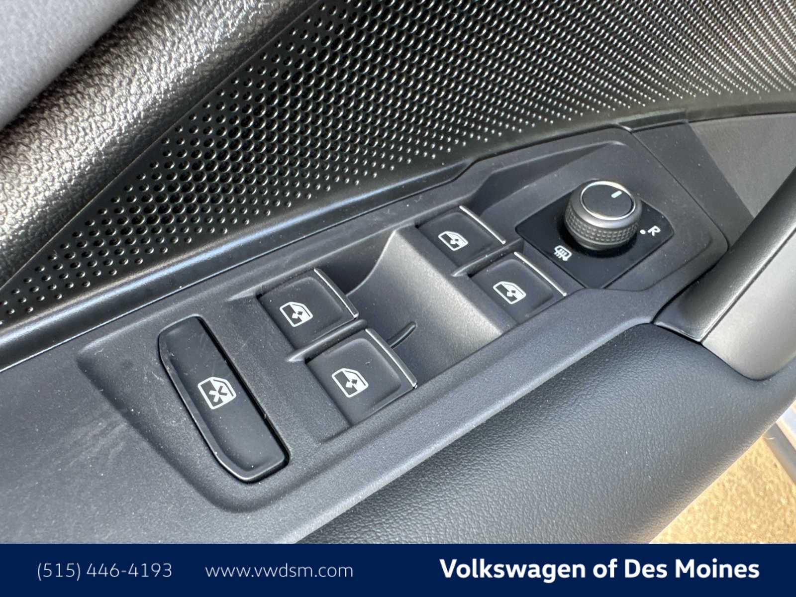 Thumbnail: 2025 Volkswagen Tiguan - 23