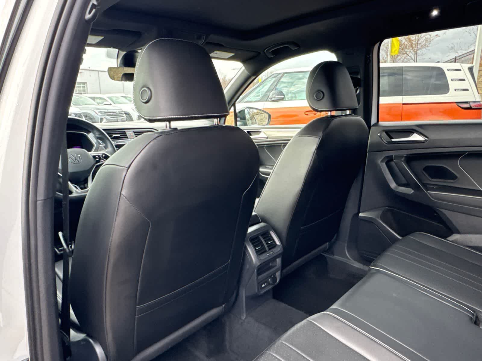 Thumbnail: 2022 Volkswagen Tiguan - 13