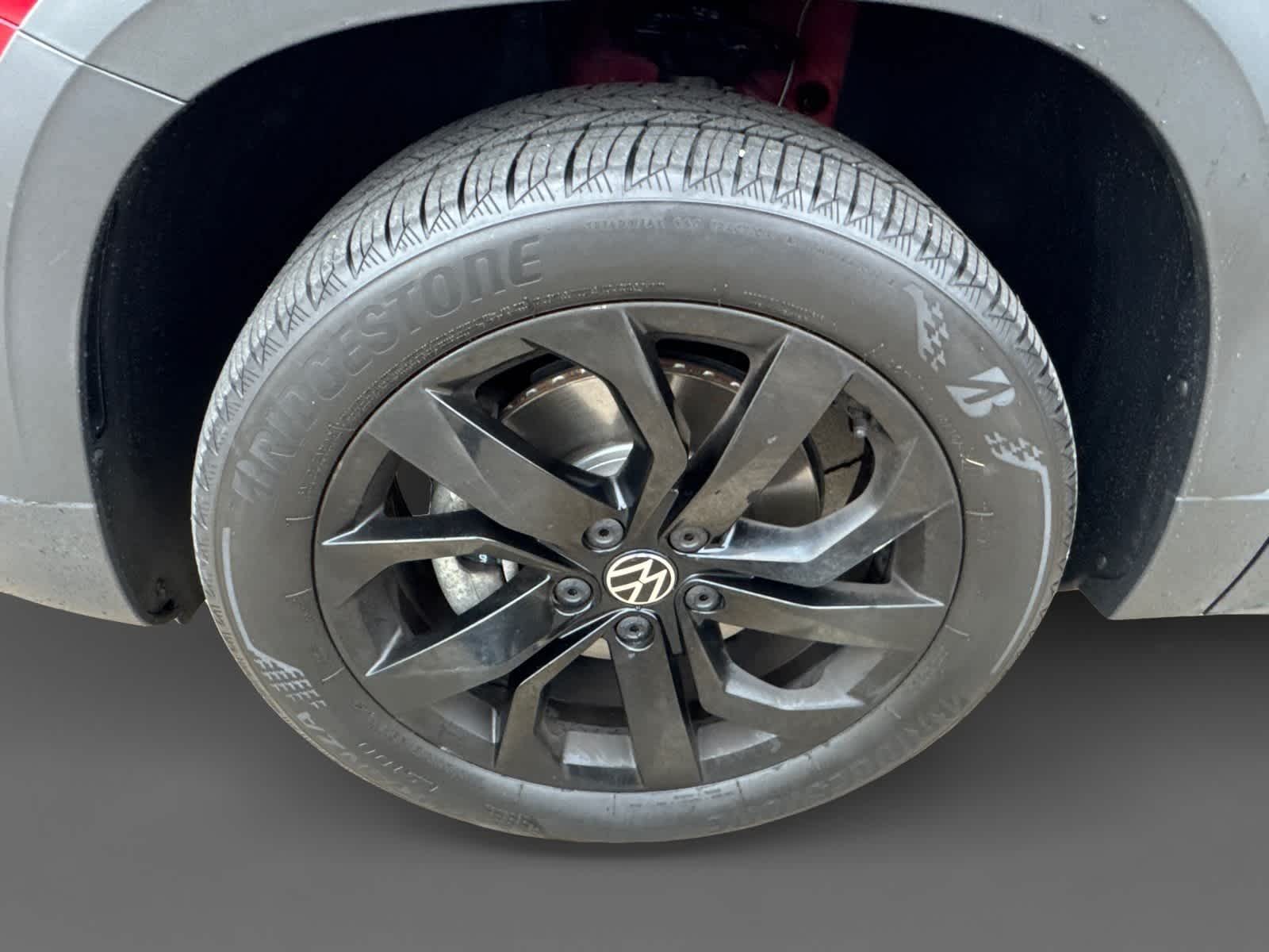 Thumbnail: 2022 Volkswagen Taos - 8