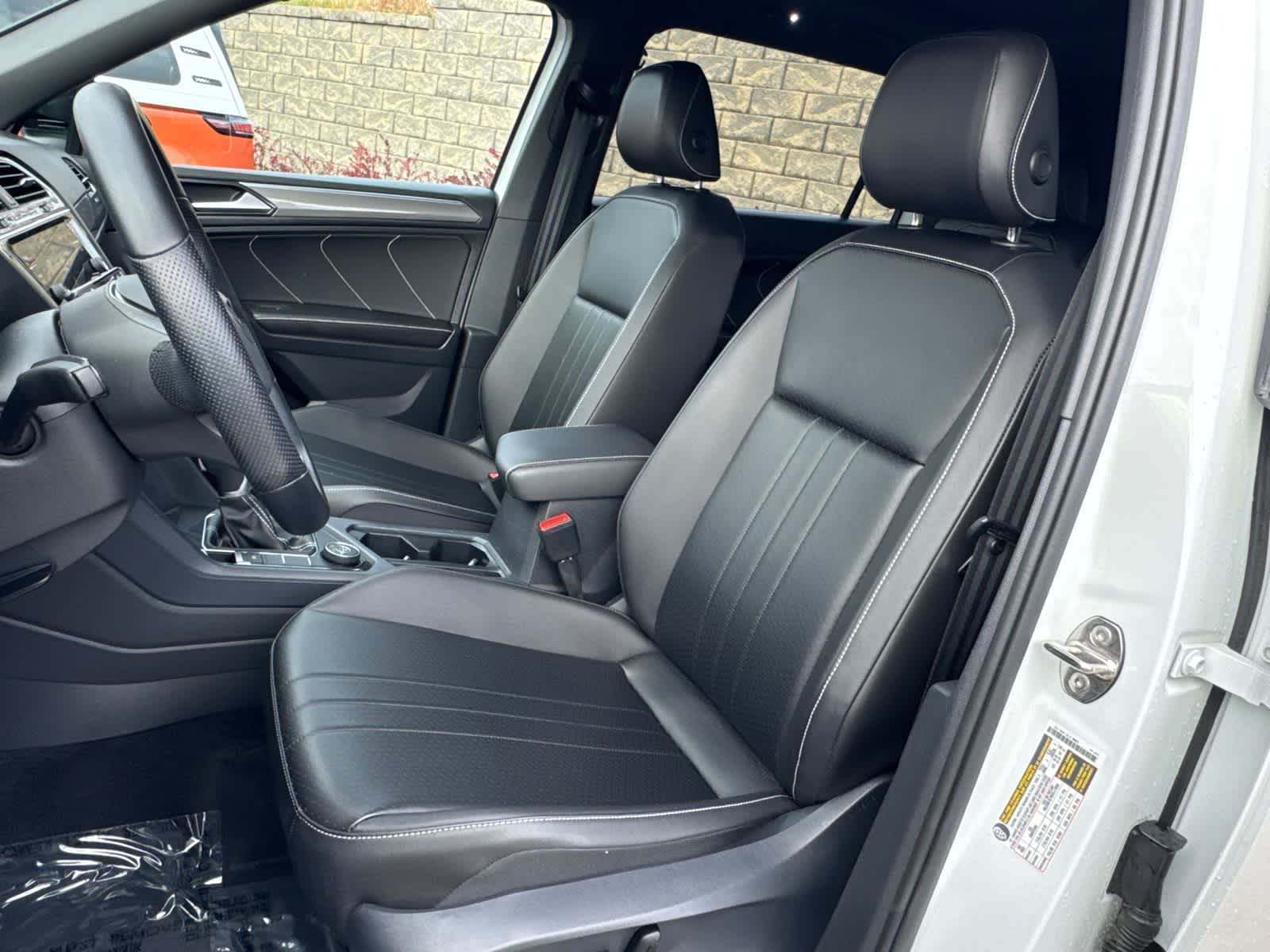 Thumbnail: 2022 Volkswagen Tiguan - 11