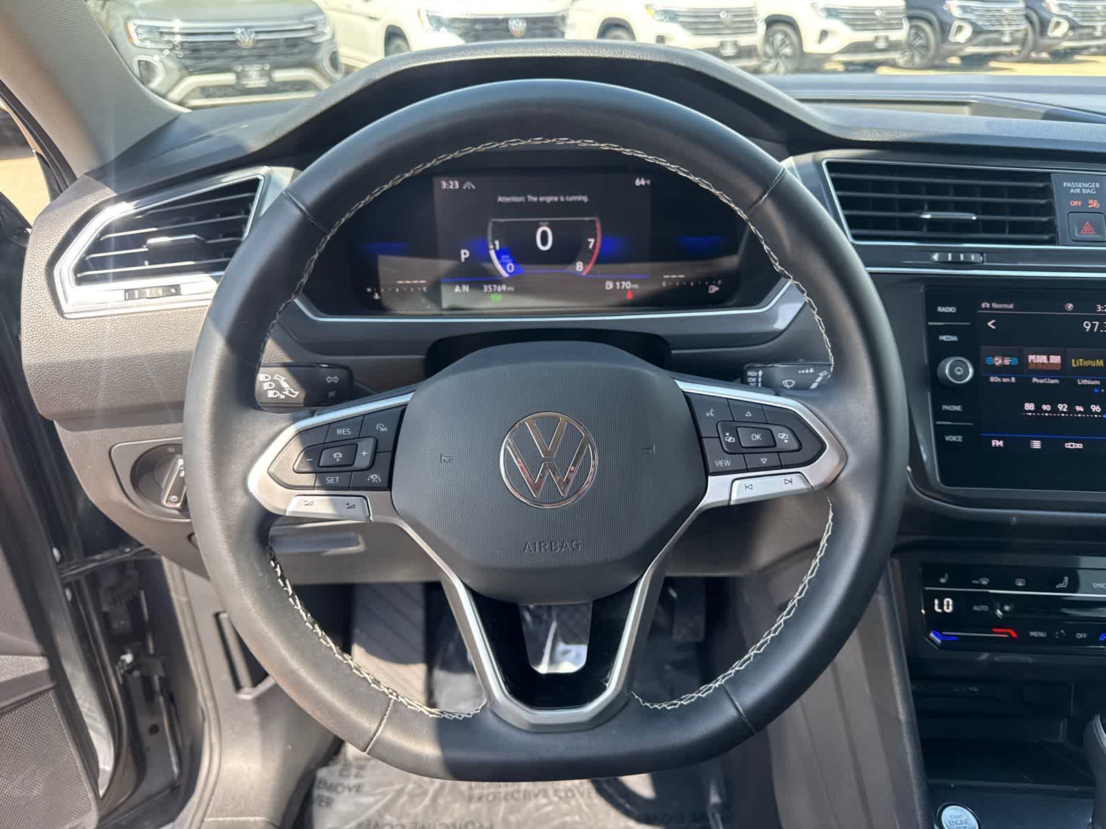 Thumbnail: 2023 Volkswagen Tiguan - 15