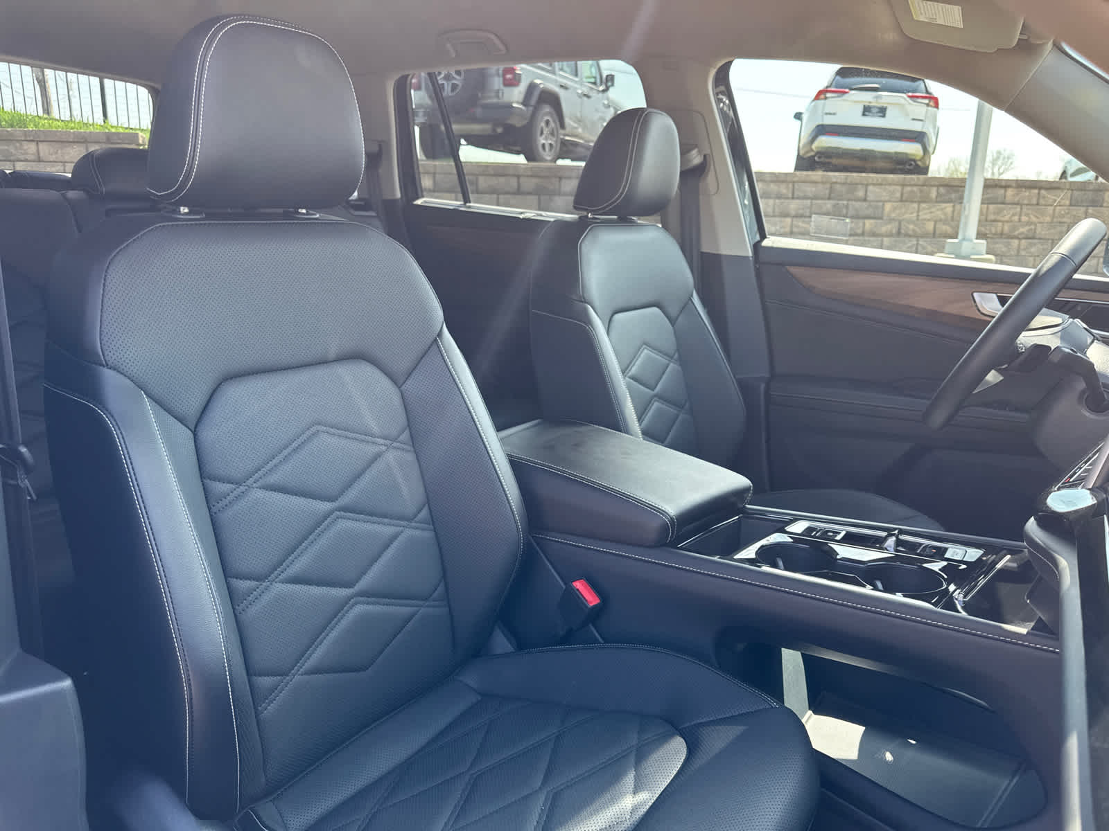 2025 Volkswagen Atlas SE 15