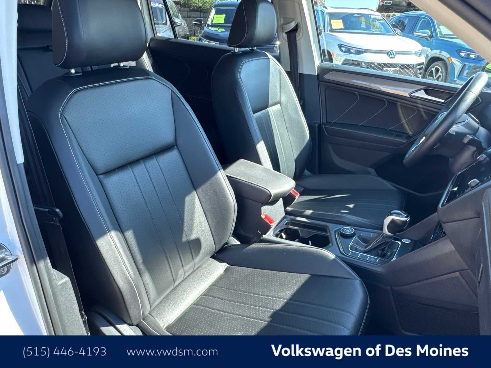 Thumbnail: 2022 Volkswagen Tiguan - 4