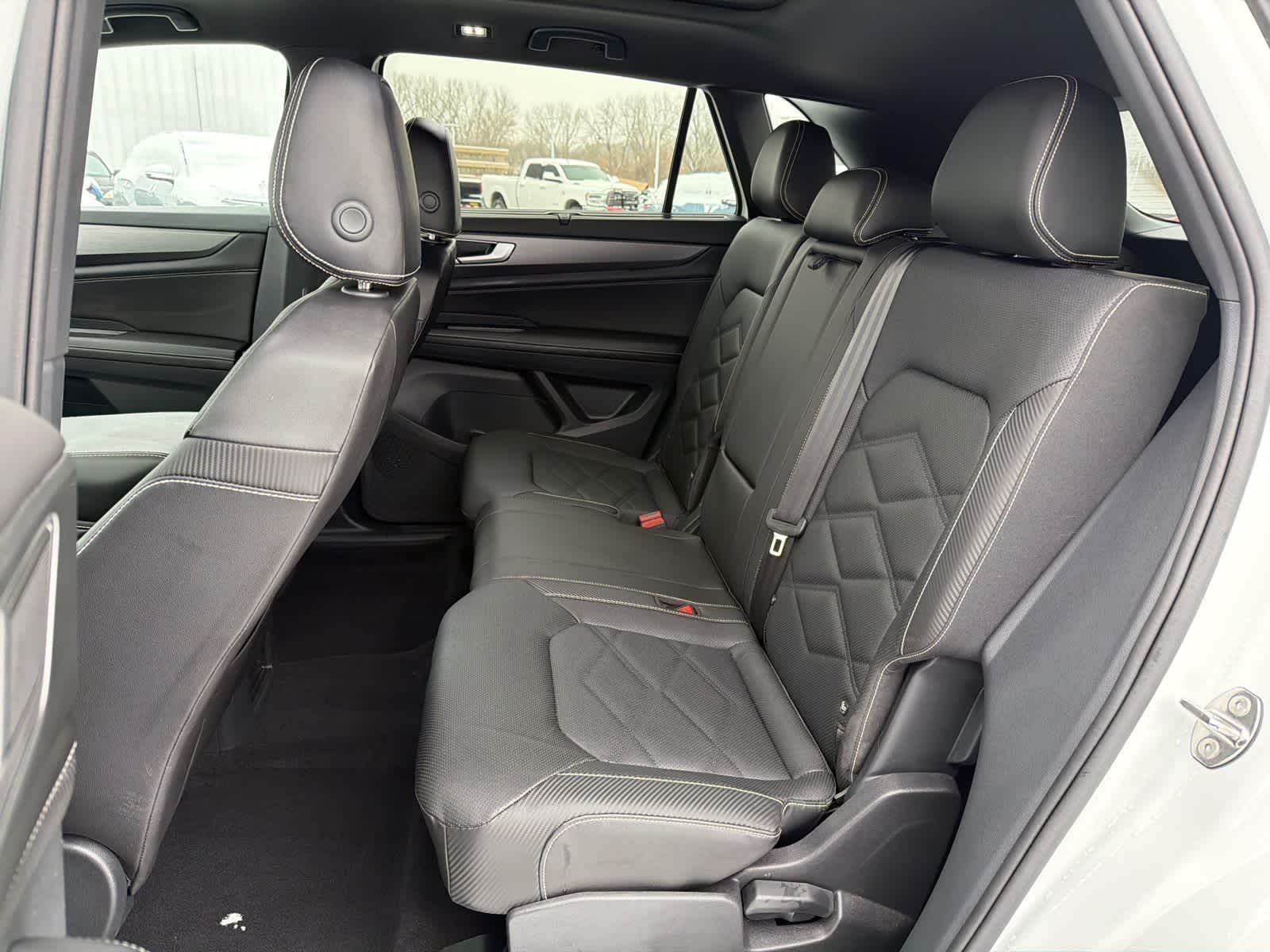 Thumbnail: 2025 Volkswagen Atlas - 12