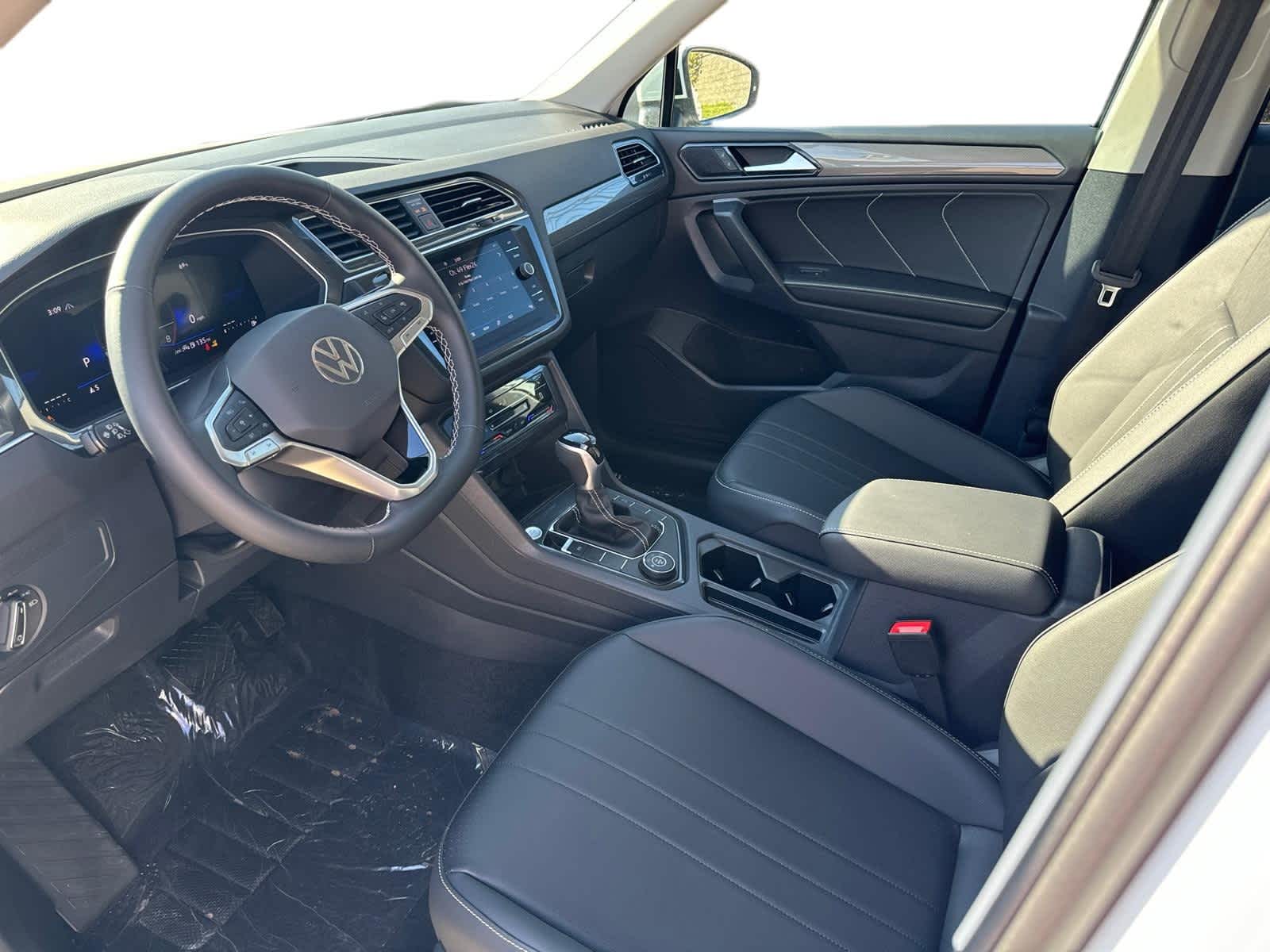 Thumbnail: 2024 Volkswagen Tiguan - 2