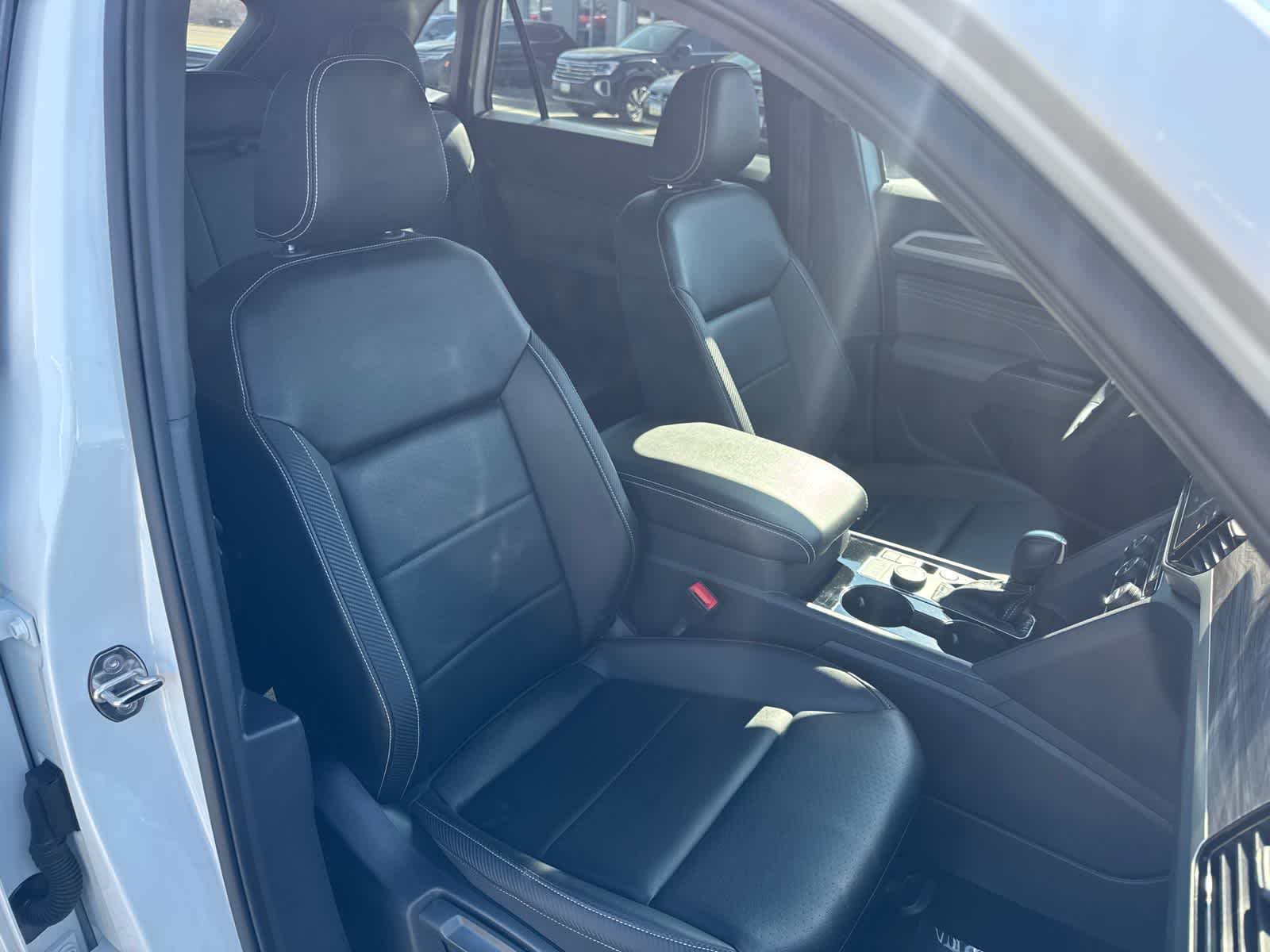 Thumbnail: 2023 Volkswagen Atlas - 15