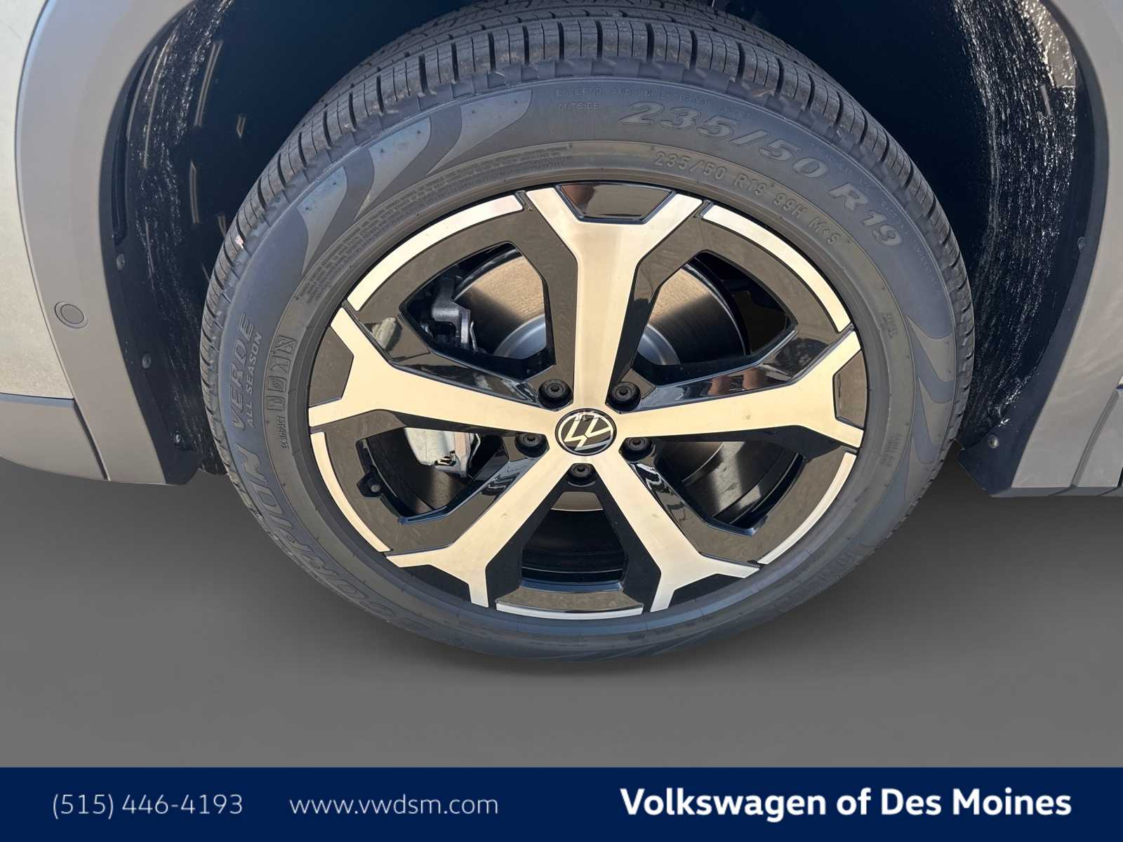 Thumbnail: 2025 Volkswagen Tiguan - 8