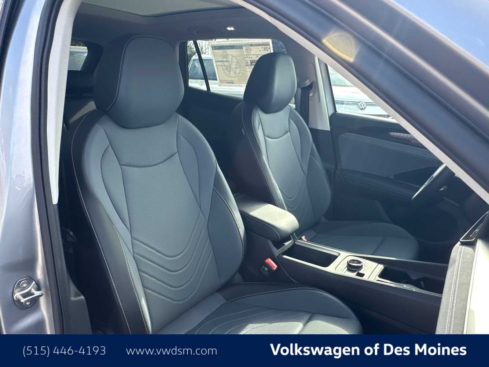 Thumbnail: 2025 Volkswagen Tiguan - 14