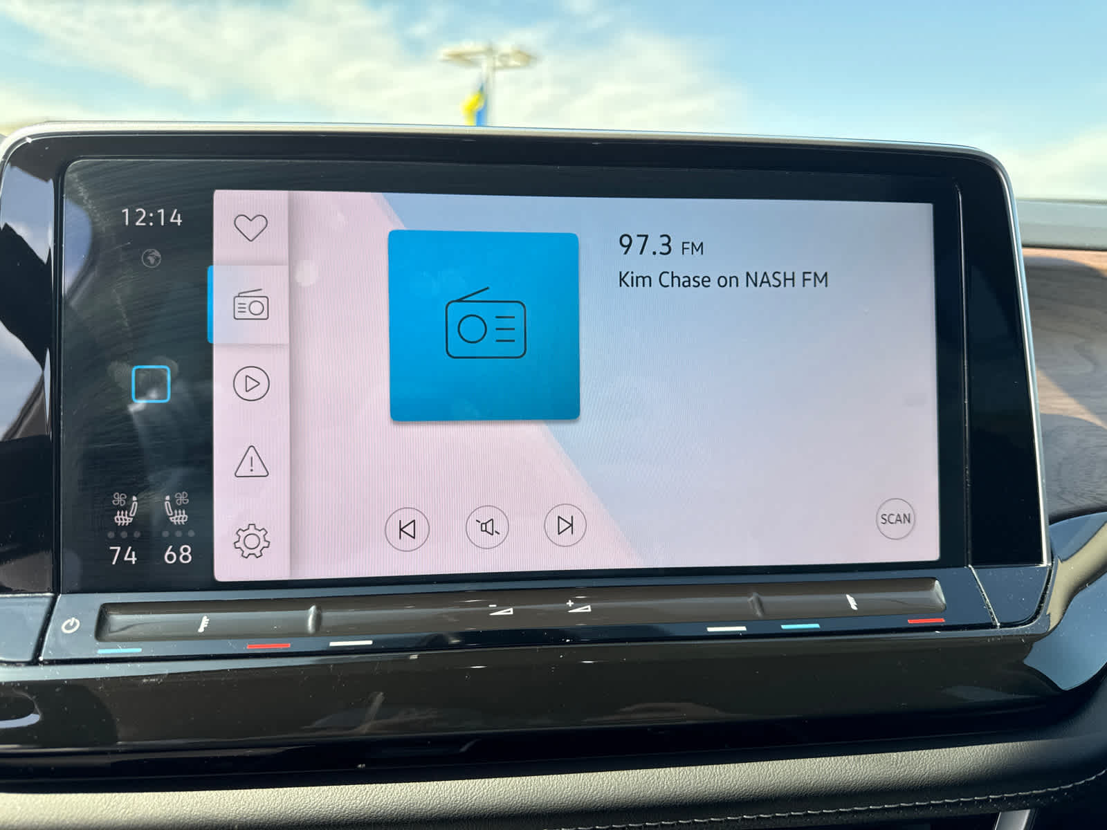 2025 Volkswagen Atlas SE 18