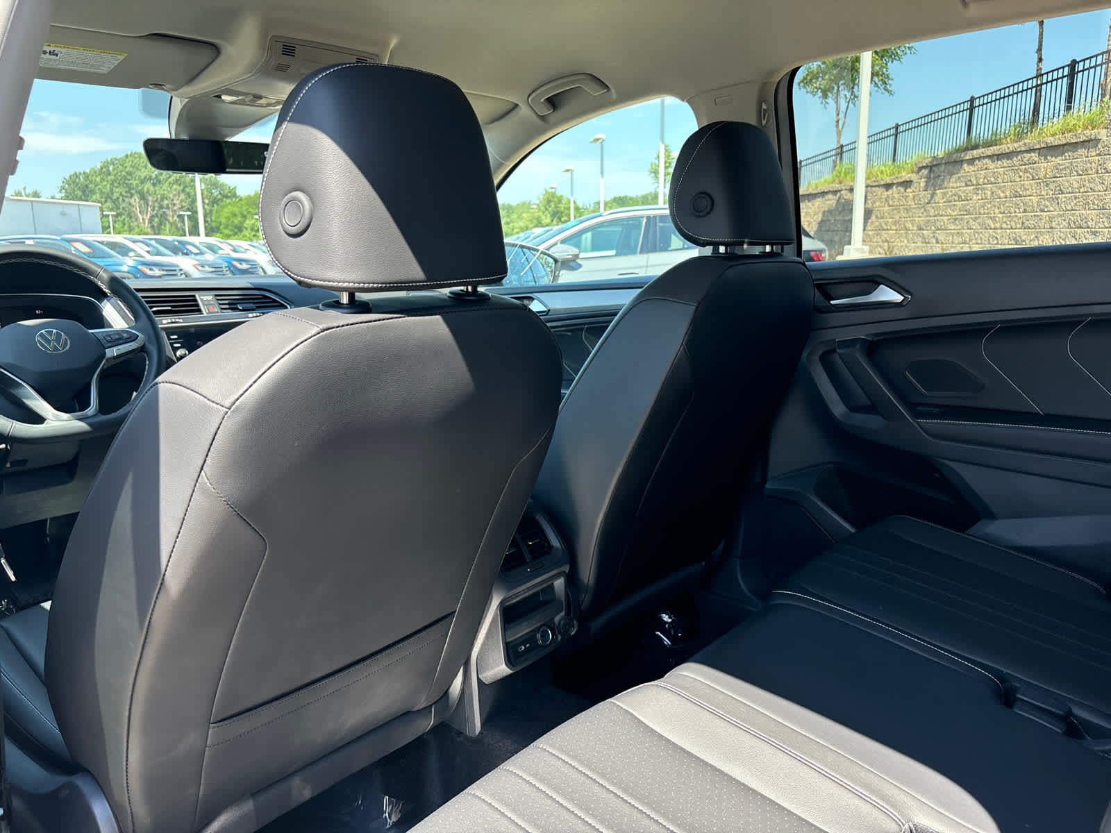 Thumbnail: 2024 Volkswagen Tiguan - 12