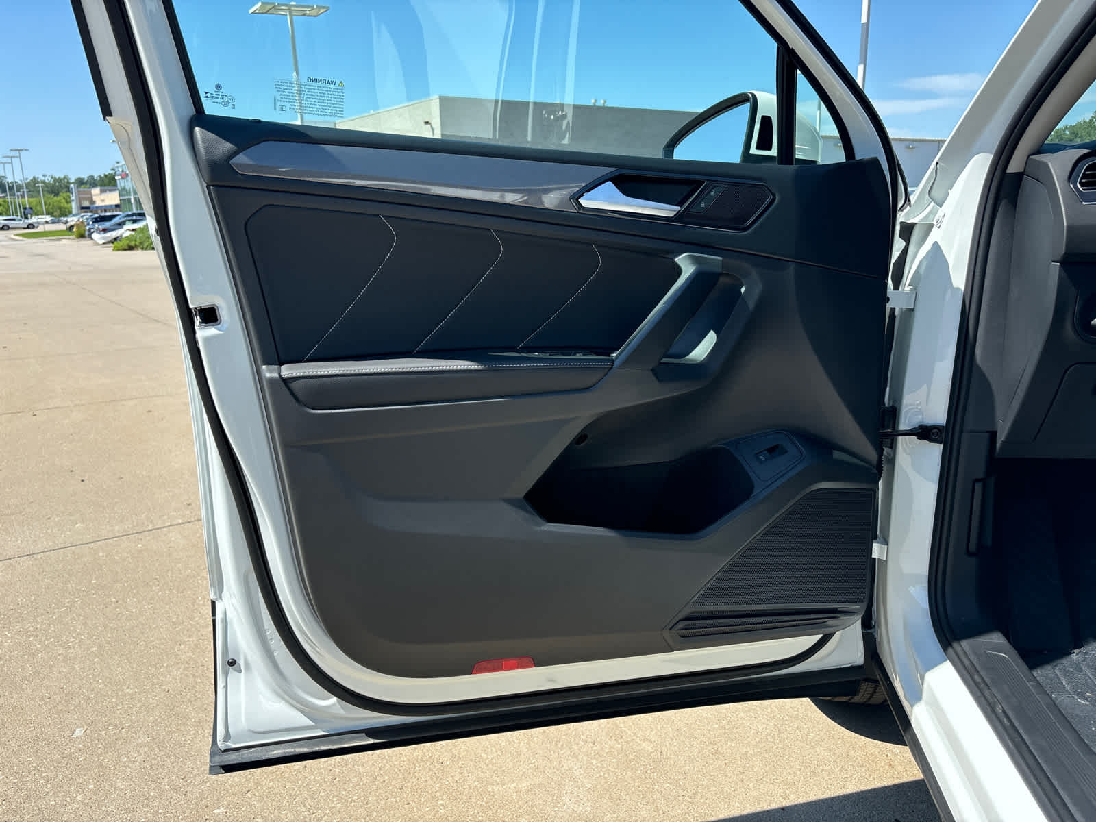 Thumbnail: 2024 Volkswagen Tiguan - 22