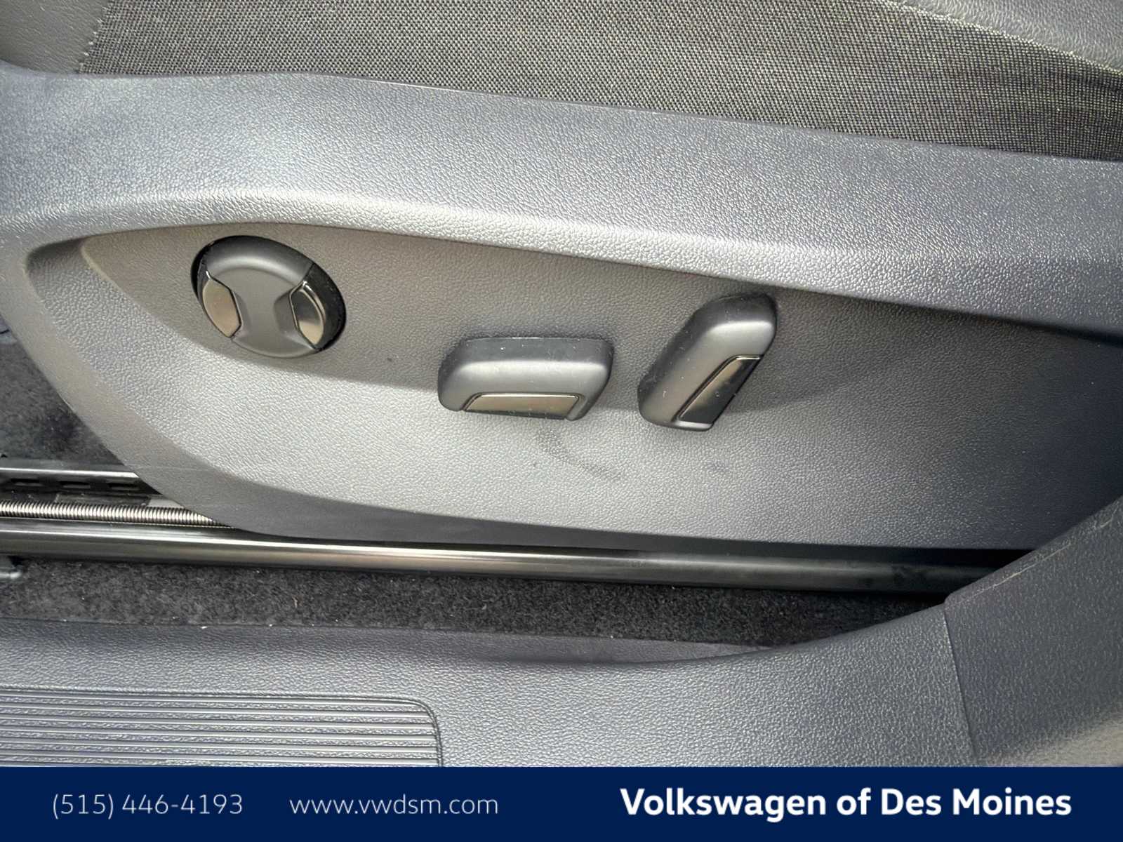 Thumbnail: 2024 Volkswagen Tiguan - 24