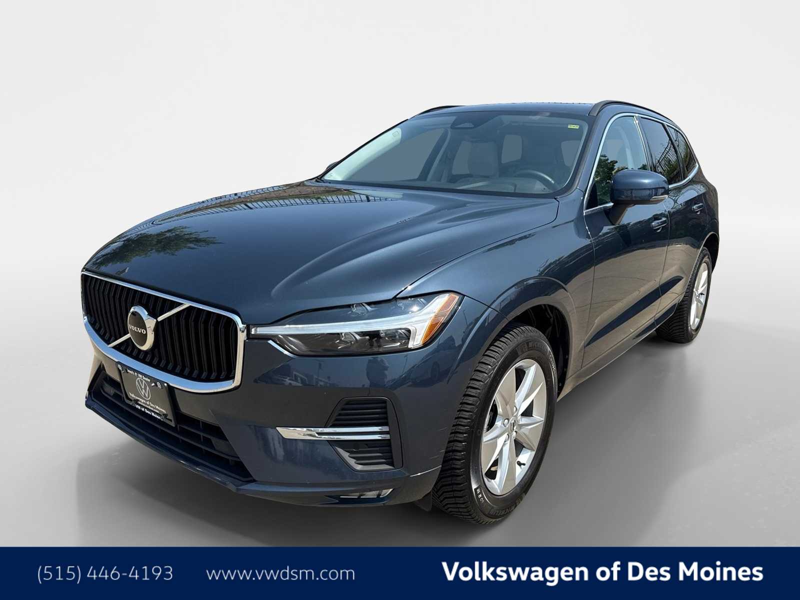 2022 Volvo XC60 B5 Momentum -
                  Johnston, IA