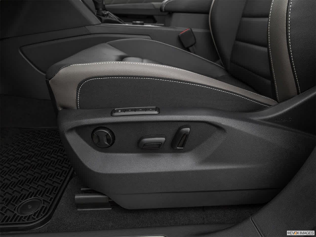 Thumbnail: 2021 Volkswagen Atlas - 25
