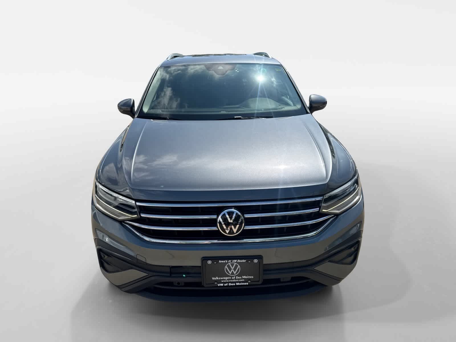 Thumbnail: 2023 Volkswagen Tiguan - 7