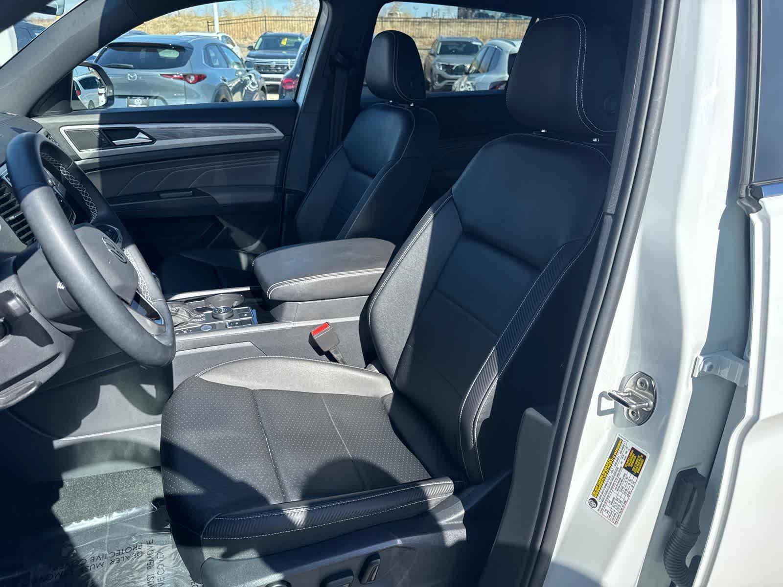 Thumbnail: 2023 Volkswagen Atlas - 12