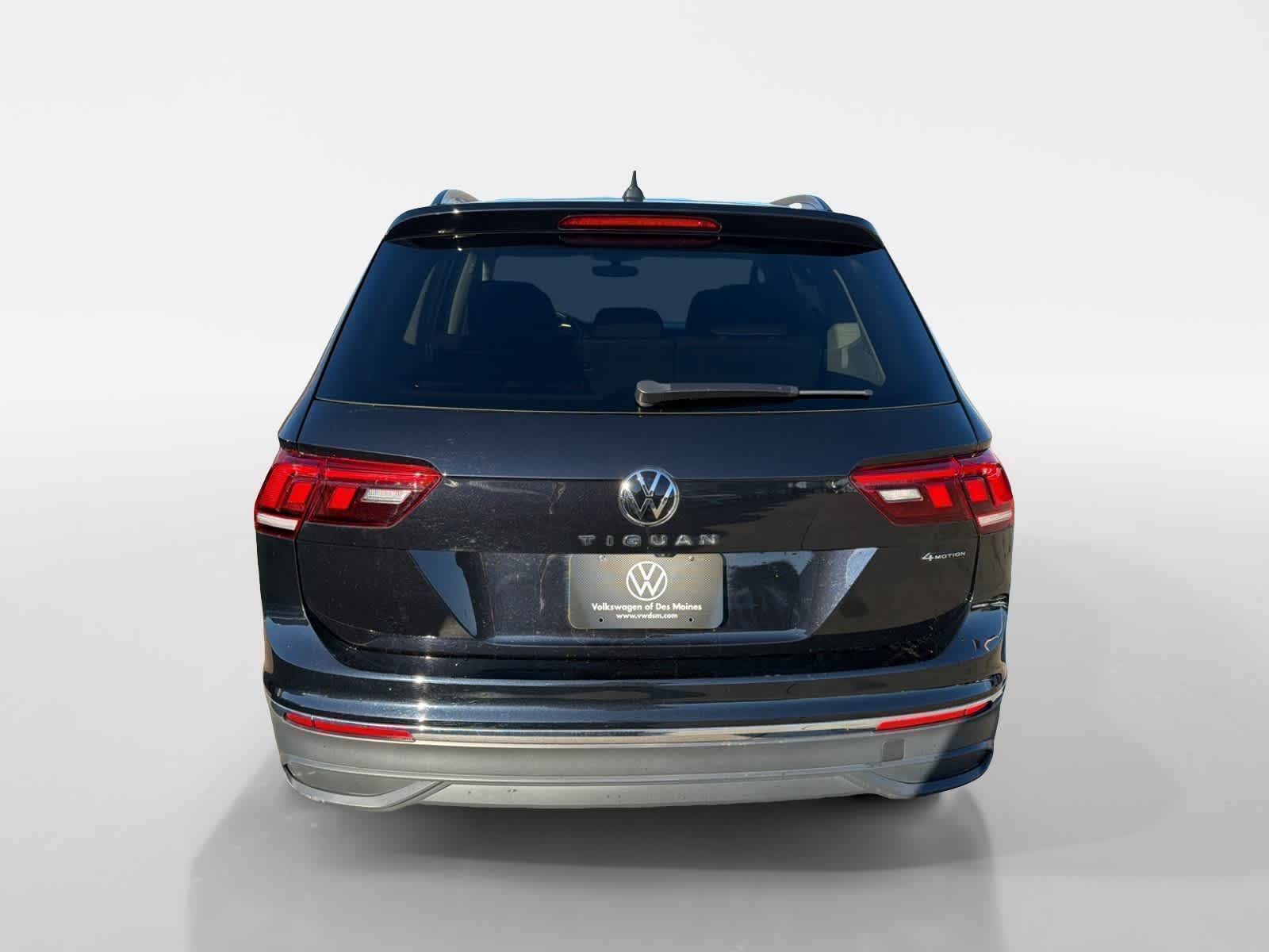 Thumbnail: 2023 Volkswagen Tiguan - 5