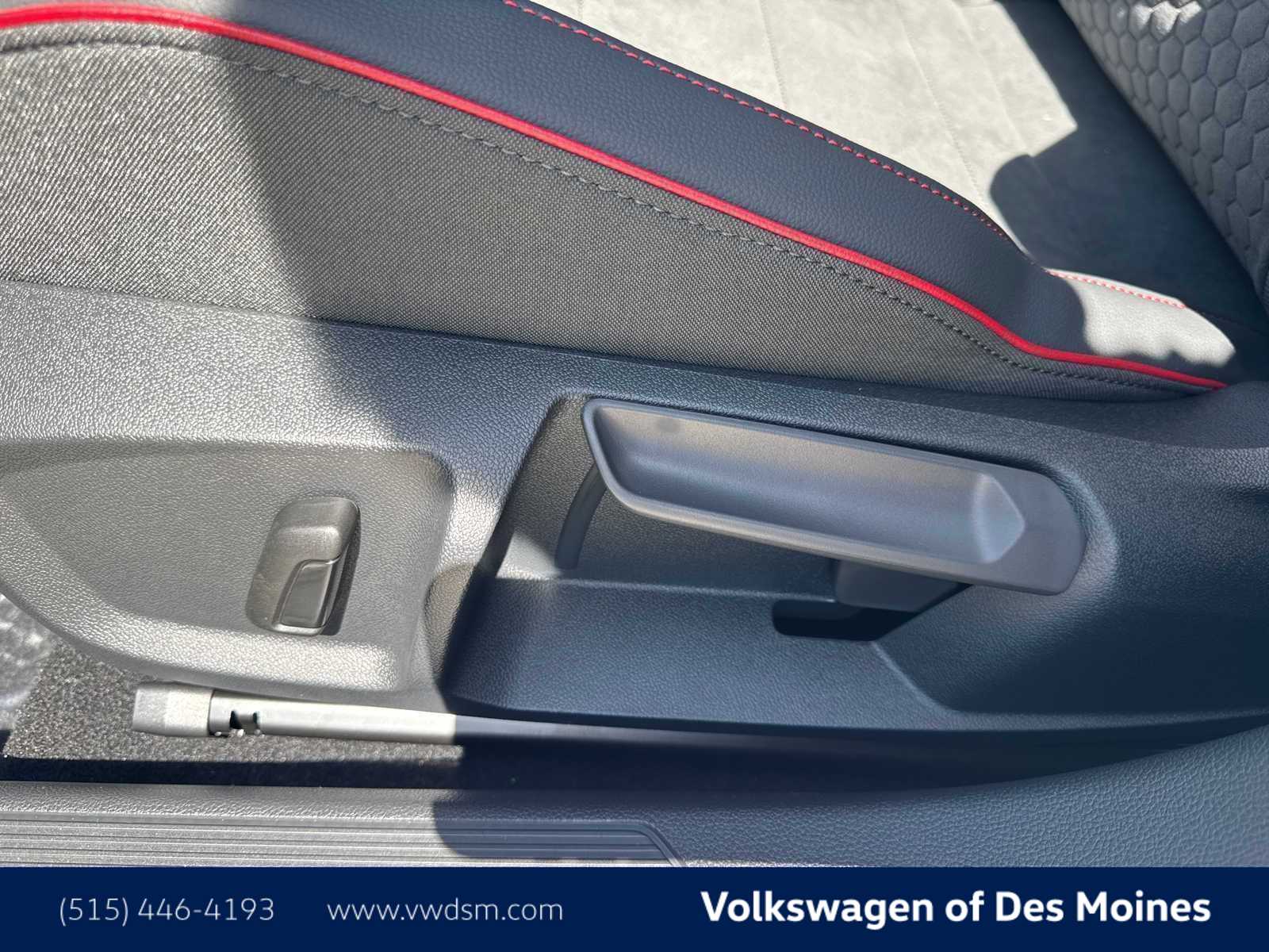 Thumbnail: 2025 Volkswagen Golf - 24