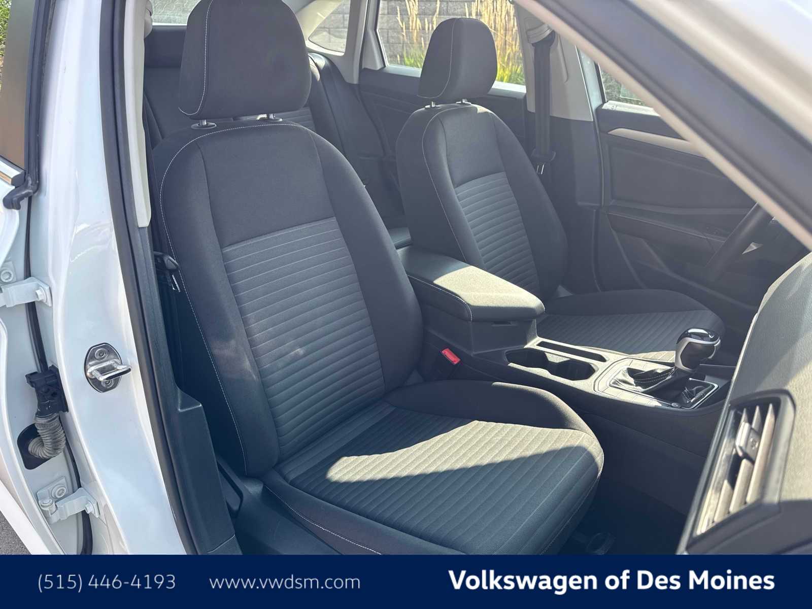 Thumbnail: 2024 Volkswagen Jetta - 15