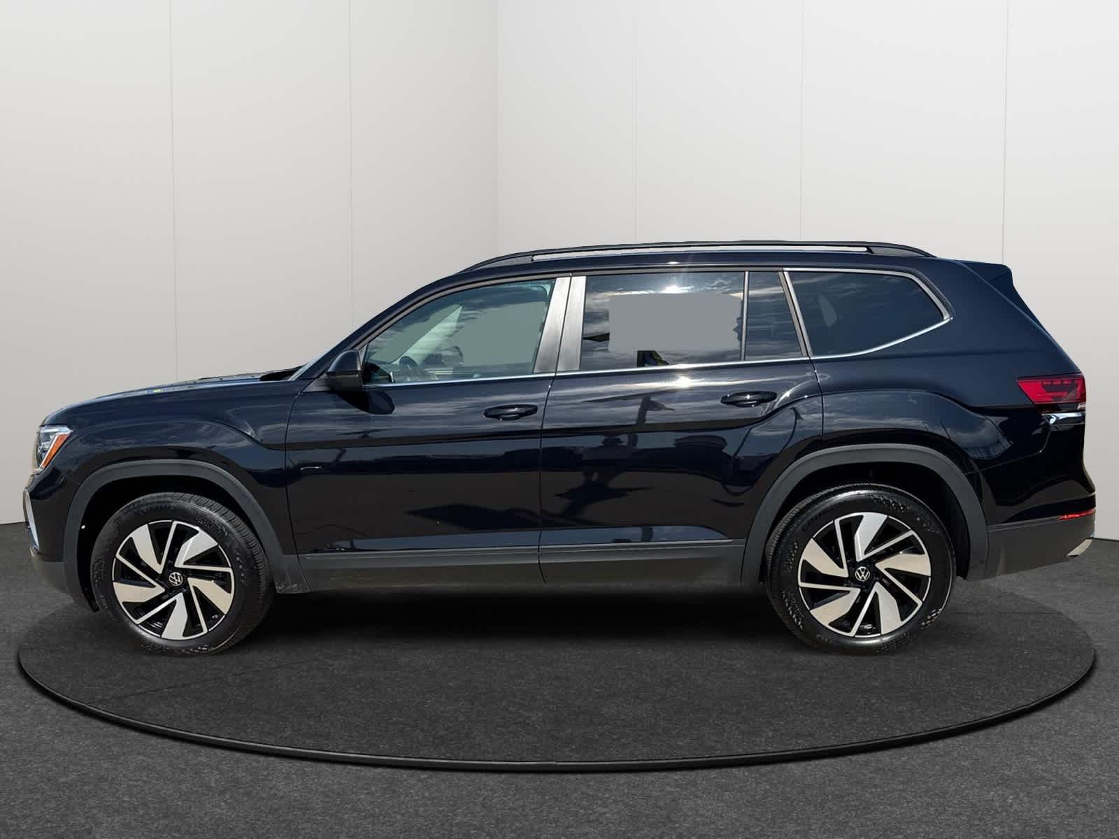 2025 Volkswagen Atlas SE 3