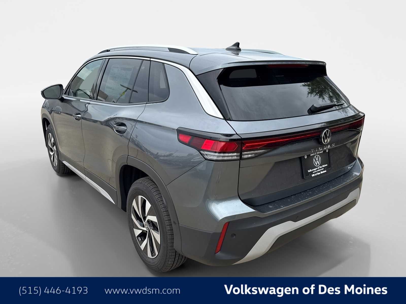 Thumbnail: 2025 Volkswagen Tiguan - 4