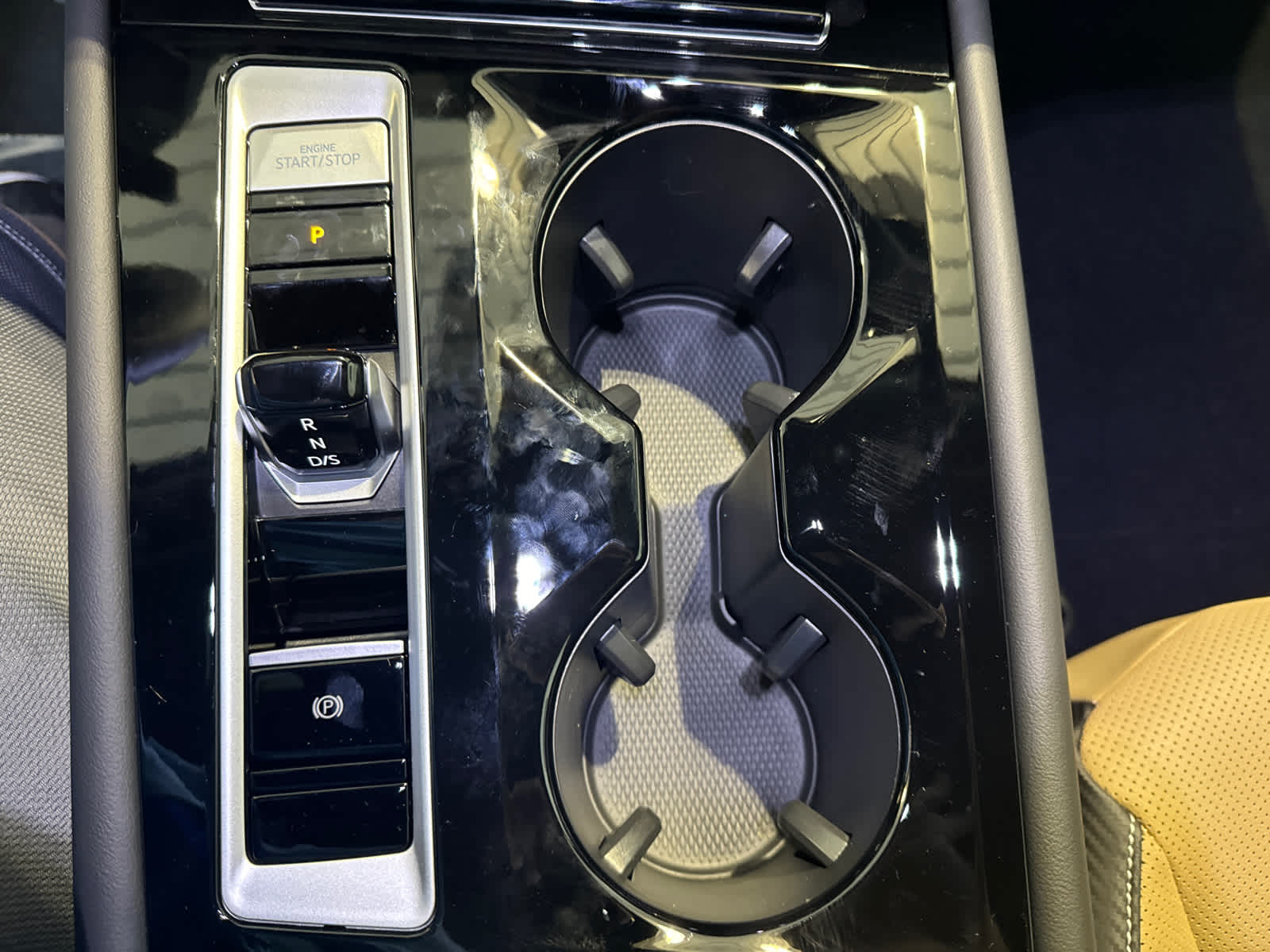 Thumbnail: 2025 Volkswagen Atlas - 16