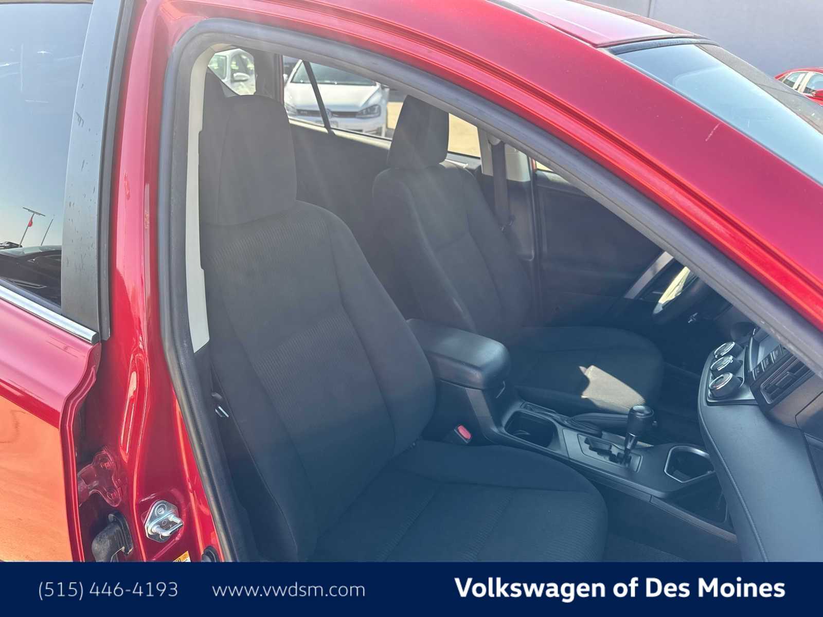 Thumbnail: 2016 Toyota RAV4 - 14