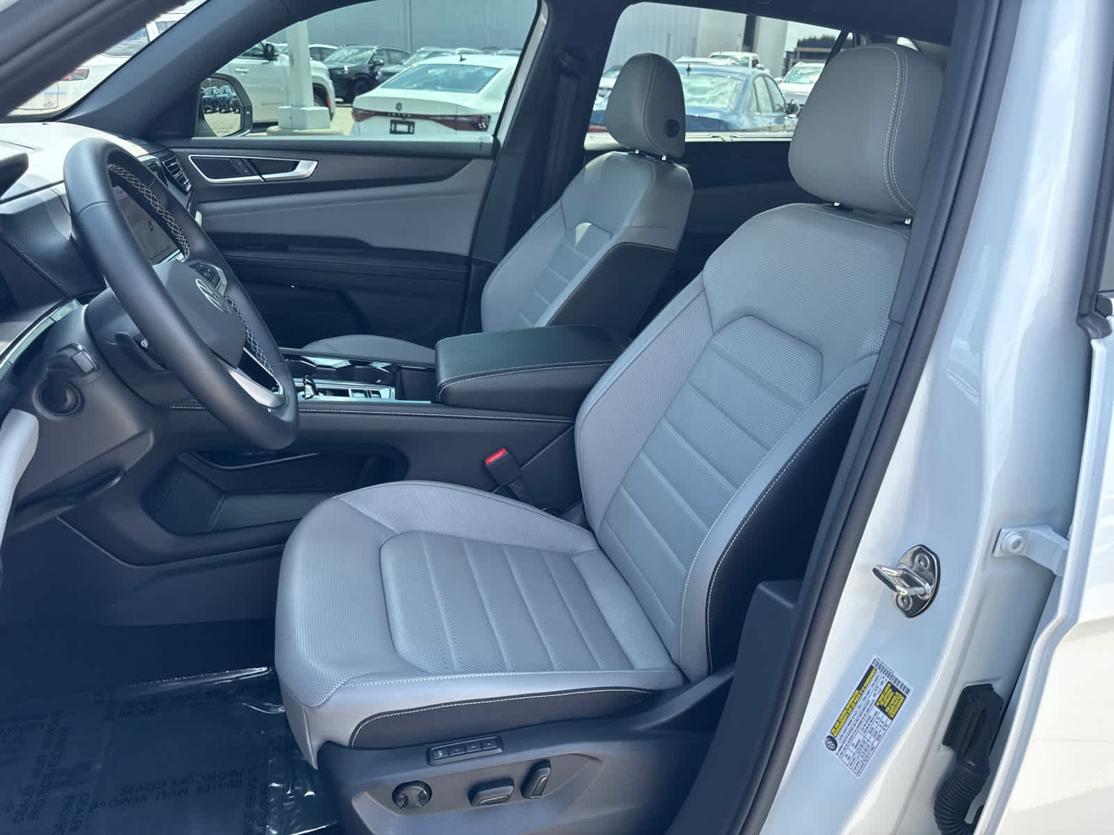 Thumbnail: 2025 Volkswagen Atlas - 11