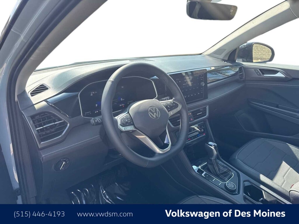 New 2025 Volkswagen Taos 1.5T SE Black SUV