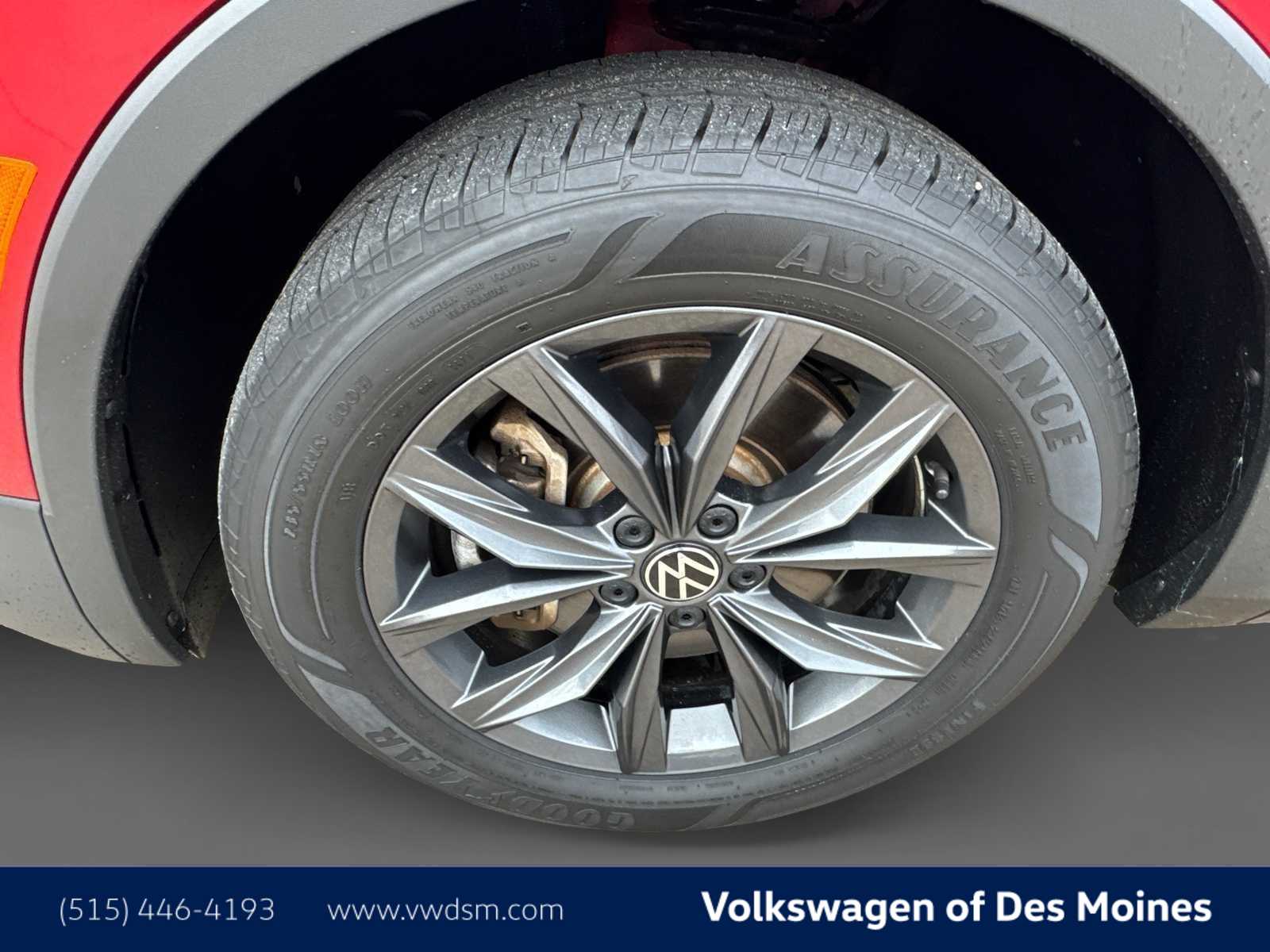 Thumbnail: 2022 Volkswagen Tiguan - 8